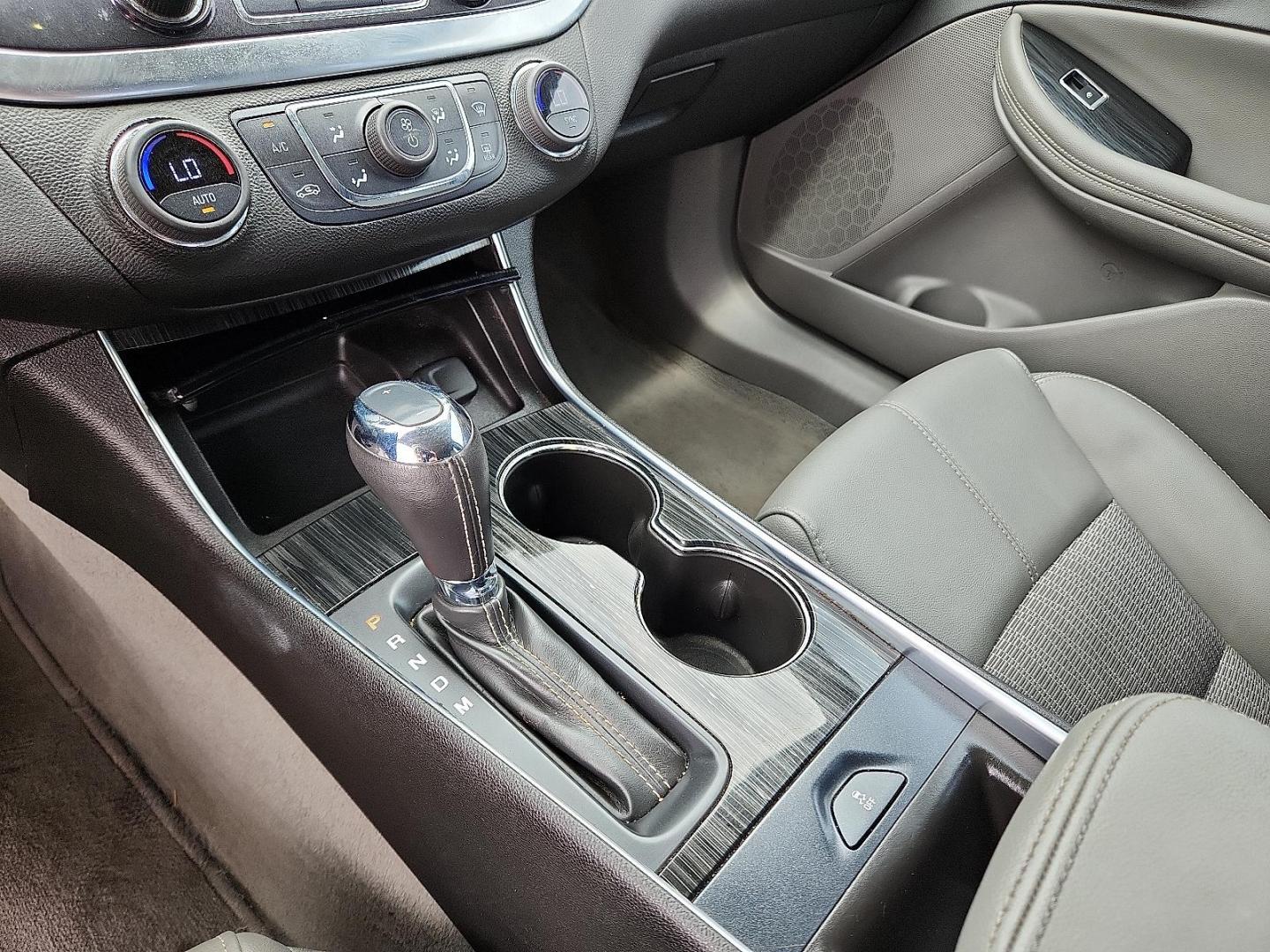 2018 SILVER Chevrolet Impala 1LT (2G1105S36J9) with an 3.6L DOHC V6 DI Engine engine, located at 4110 Avenue Q, Lubbock, 79412, 33.556553, -101.855820 - 07/31/2025 KEY IN RNVELOPE GOD - Photo#11