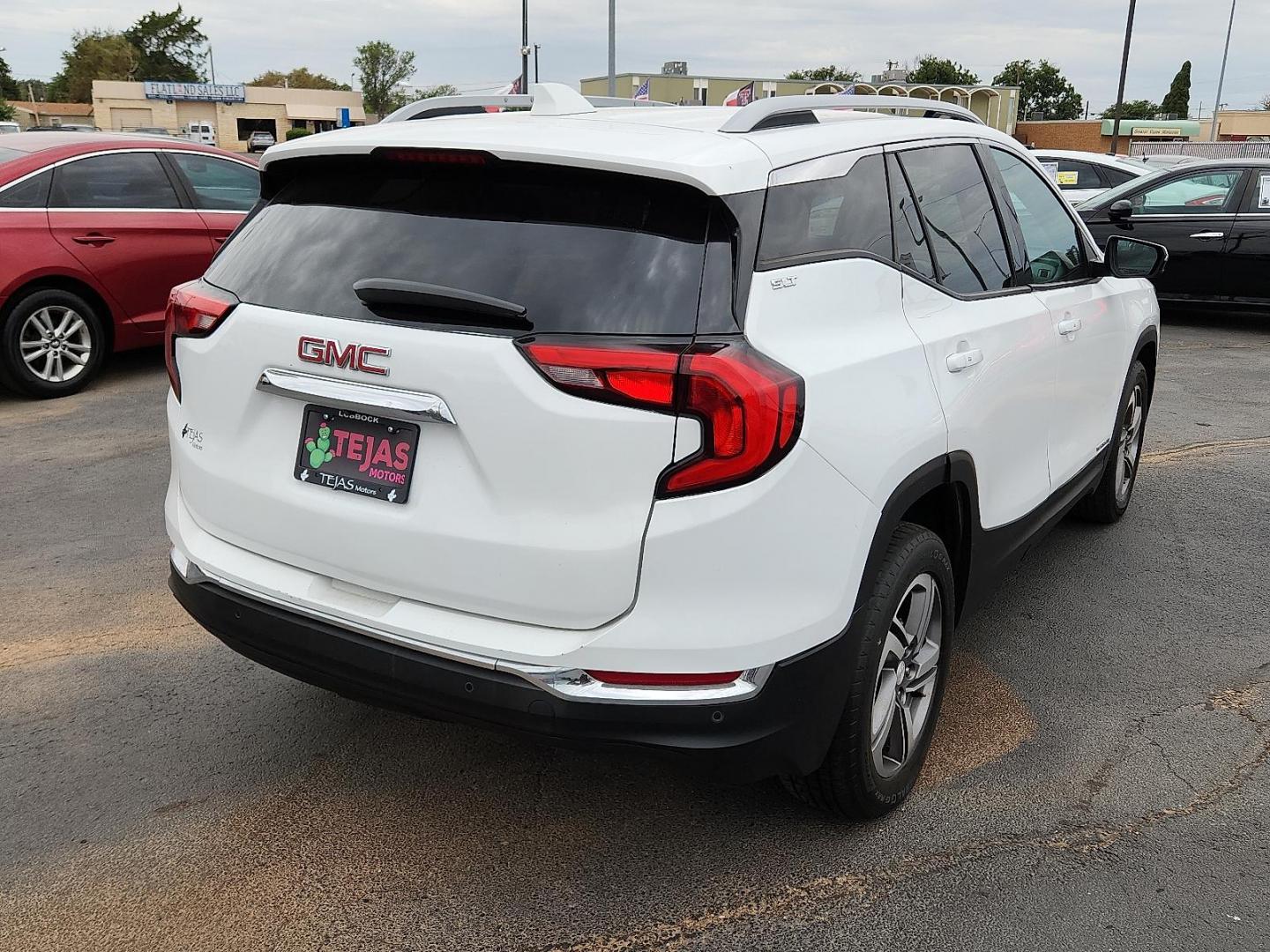 2018 WHITE GMC Terrain SLT (3GKALVEV8JL) with an 1.5L I-4 gasoline direct injection, DOHC, variable valve control, intercooled turbo, regular unleaded, engine with 170HP engine, located at 4110 Avenue Q, Lubbock, 79412, 33.556553, -101.855820 - 07/31/2025 KEY IN ENVELOPE GOD - Photo#3