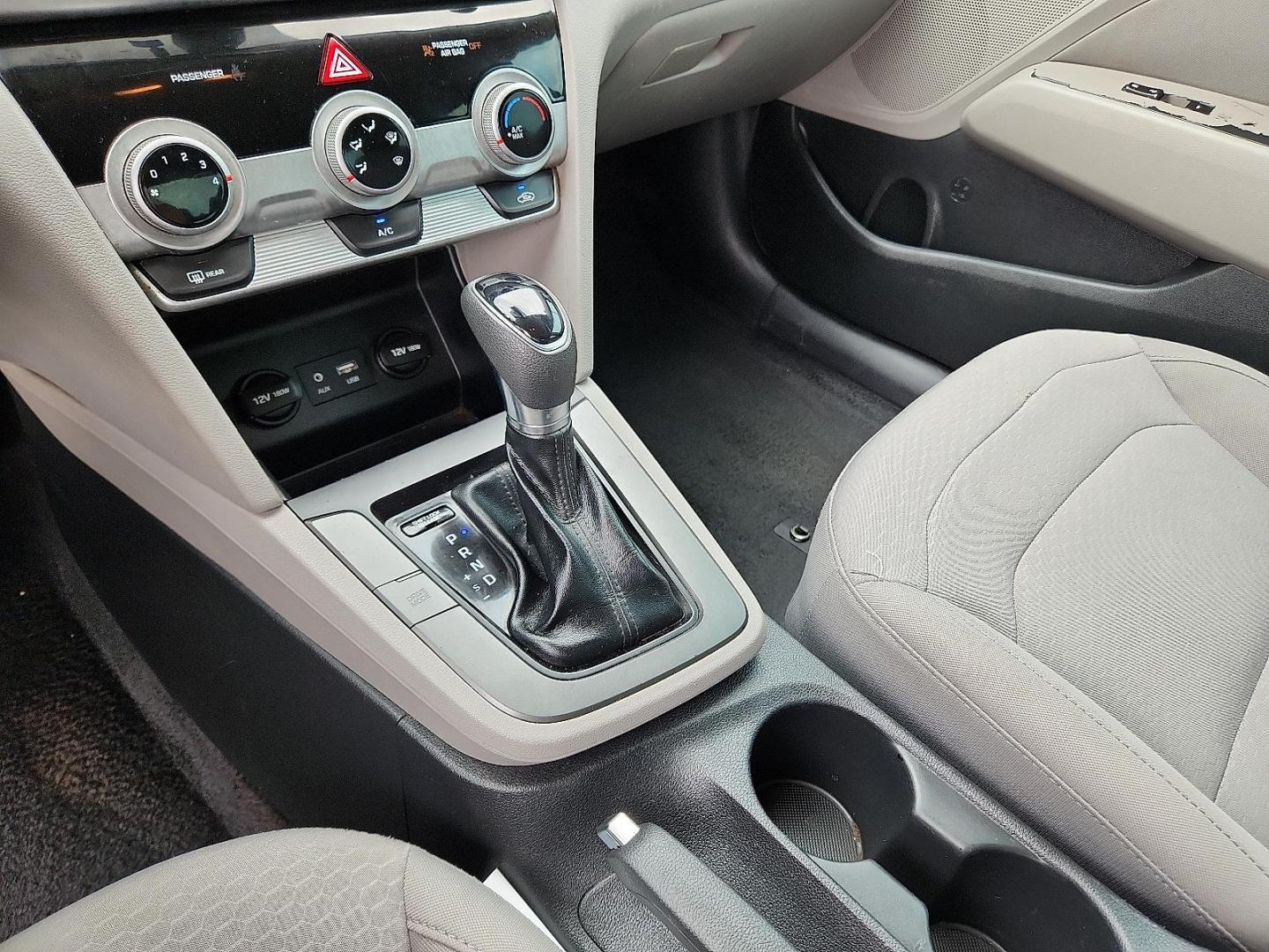 2019 BLUE Hyundai Elantra SEL (5NPD84LF8KH) with an Nu 2L I-4 DOHC, D-CVVT variable valve control, regular unleaded, engine with 147HP engine, located at 4110 Avenue Q, Lubbock, 79412, 33.556553, -101.855820 - 07/31/2025 KEY IN ENVELOPE GOD - Photo#11