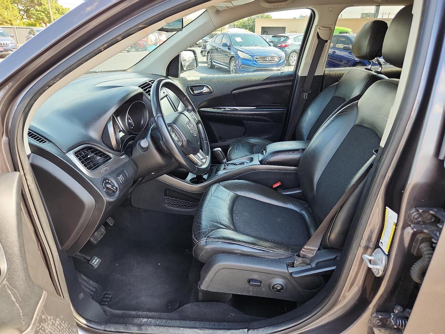 2019 GRAY Dodge Journey Crossroad (3C4PDCGG8KT) with an Pentastar 3.6L V-6 DOHC, VVT variable valve control, regular unleaded, engine with 283HP engine, located at 4110 Avenue Q, Lubbock, 79412, 33.556553, -101.855820 - 08/0/2025 KEY IN ENVELOPE GOD - Photo#6