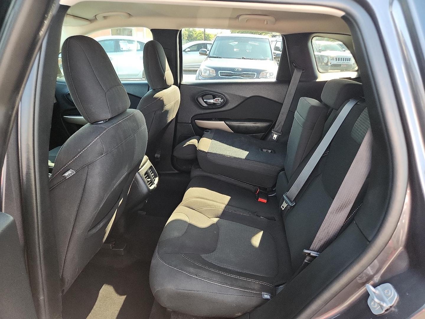 2017 GRAY Jeep Cherokee Latitude FWD (1C4PJLCBXHD) with an Tigershark MultiAir 2.4L I-4 variable valve control, regular unleaded, engine with 184HP engine, located at 4110 Avenue Q, Lubbock, 79412, 33.556553, -101.855820 - 08/05/2025 KEY IN ENVELOPE GOD - Photo#4