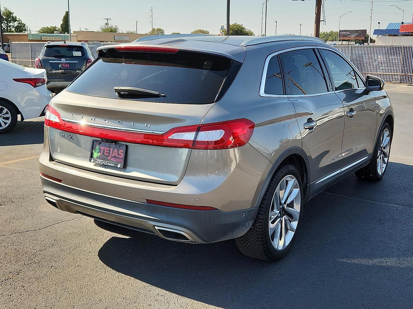 2017 GRAY Lincoln MKX Reserve (2LMPJ6LR6HB) with an 3.7L V-6 DOHC, variable valve control, regular unleaded, engine with 303HP engine, located at 4110 Avenue Q, Lubbock, 79412, 33.556553, -101.855820 - 08/08/2025 KEY IN ENVELOPE GOD - Photo#1