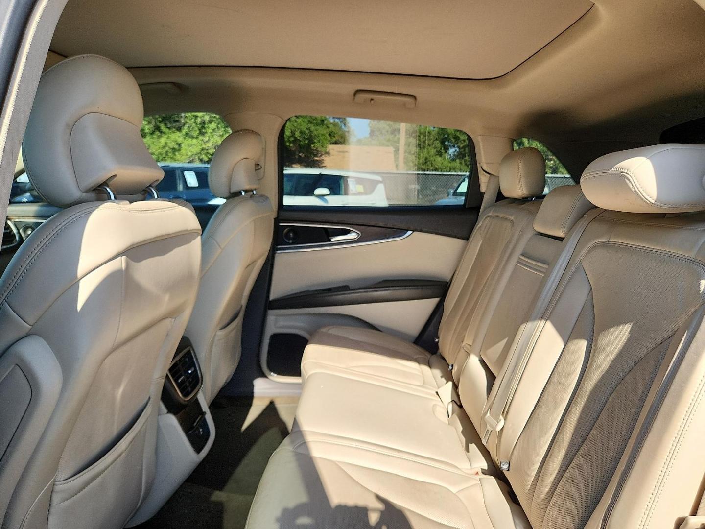2017 GRAY Lincoln MKX Reserve (2LMPJ6LR6HB) with an 3.7L V-6 DOHC, variable valve control, regular unleaded, engine with 303HP engine, located at 4110 Avenue Q, Lubbock, 79412, 33.556553, -101.855820 - 08/08/2025 KEY IN ENVELOPE GOD - Photo#4