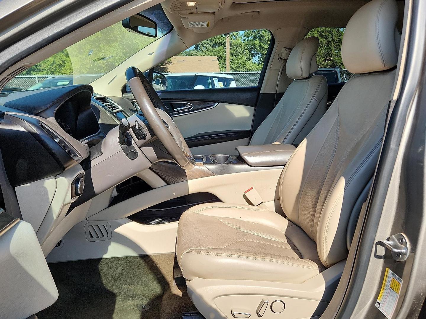 2017 GRAY Lincoln MKX Reserve (2LMPJ6LR6HB) with an 3.7L V-6 DOHC, variable valve control, regular unleaded, engine with 303HP engine, located at 4110 Avenue Q, Lubbock, 79412, 33.556553, -101.855820 - 08/08/2025 KEY IN ENVELOPE GOD - Photo#6
