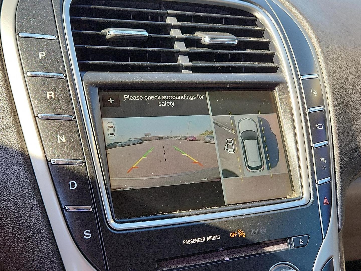 2017 GRAY Lincoln MKX Reserve (2LMPJ6LR6HB) with an 3.7L V-6 DOHC, variable valve control, regular unleaded, engine with 303HP engine, located at 4110 Avenue Q, Lubbock, 79412, 33.556553, -101.855820 - 08/08/2025 KEY IN ENVELOPE GOD - Photo#7