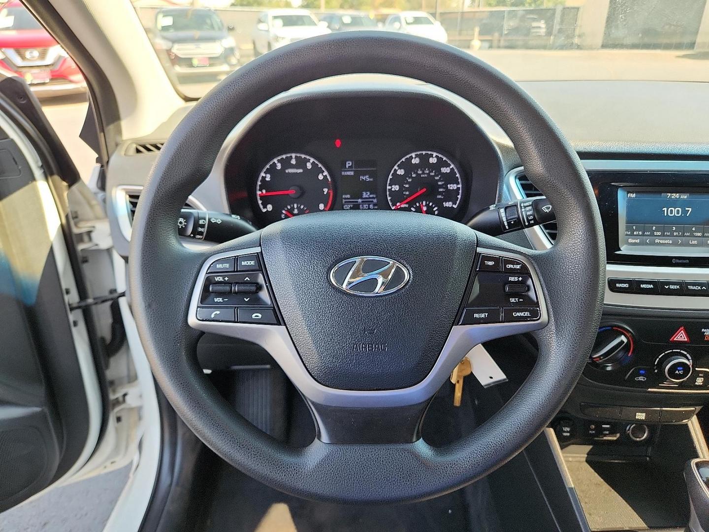 2018 WHITE Hyundai Accent SE (3KPC24A30JE) with an 1.6L I-4 gasoline direct injection, DOHC, D-CVVT variable valve control, regular unleaded, engine with 130HP engine, located at 4110 Avenue Q, Lubbock, 79412, 33.556553, -101.855820 - Photo#10
