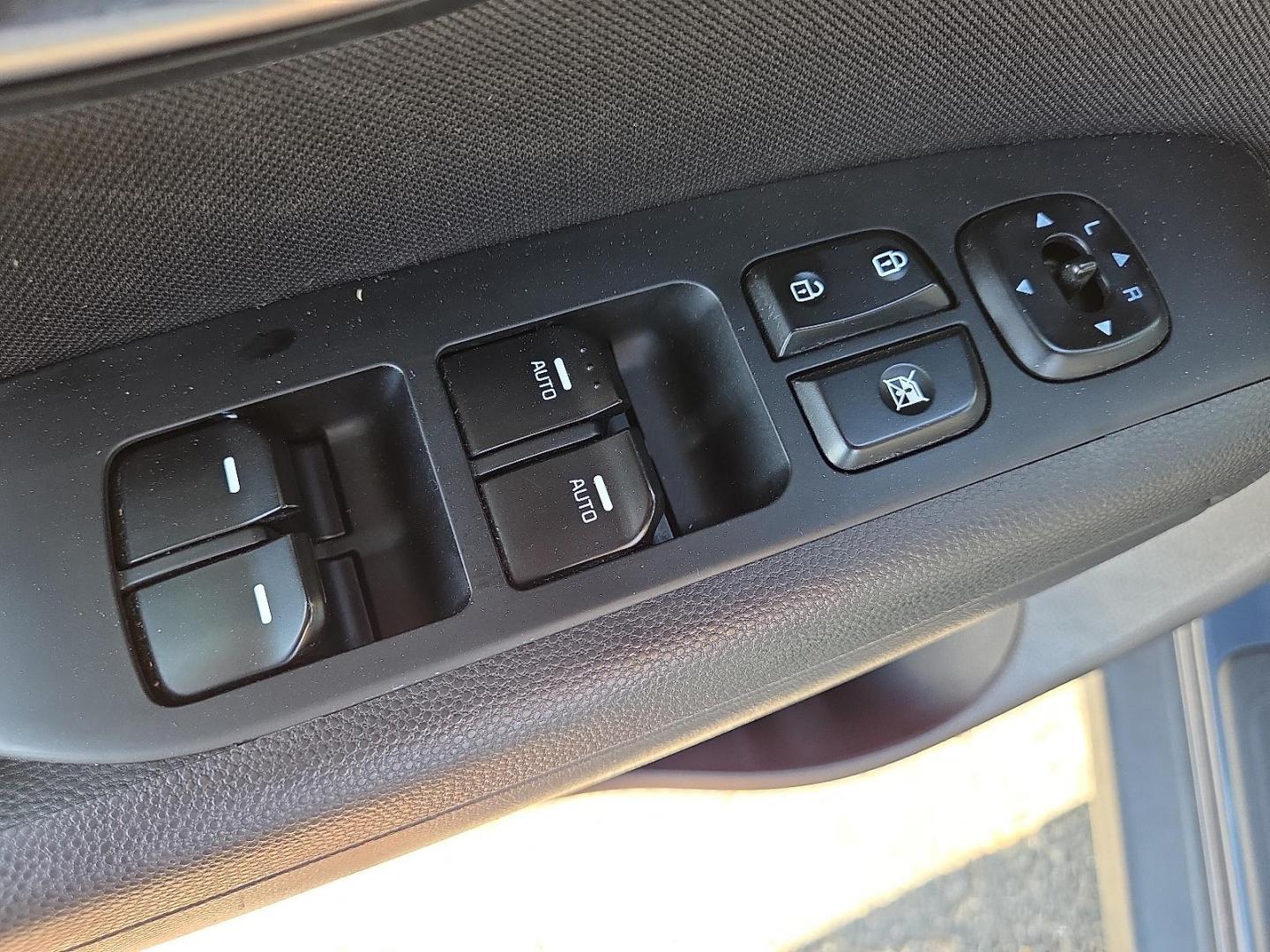 2016 Caribbean Blue - AUB /Black - EQ Kia Soul + (KNDJP3A58G7) with an 2L I-4 gasoline direct injection, DOHC, variable valve control, regular unleaded, engine with 164HP engine, located at 4110 Avenue Q, Lubbock, 79412, 33.556553, -101.855820 - Photo#8