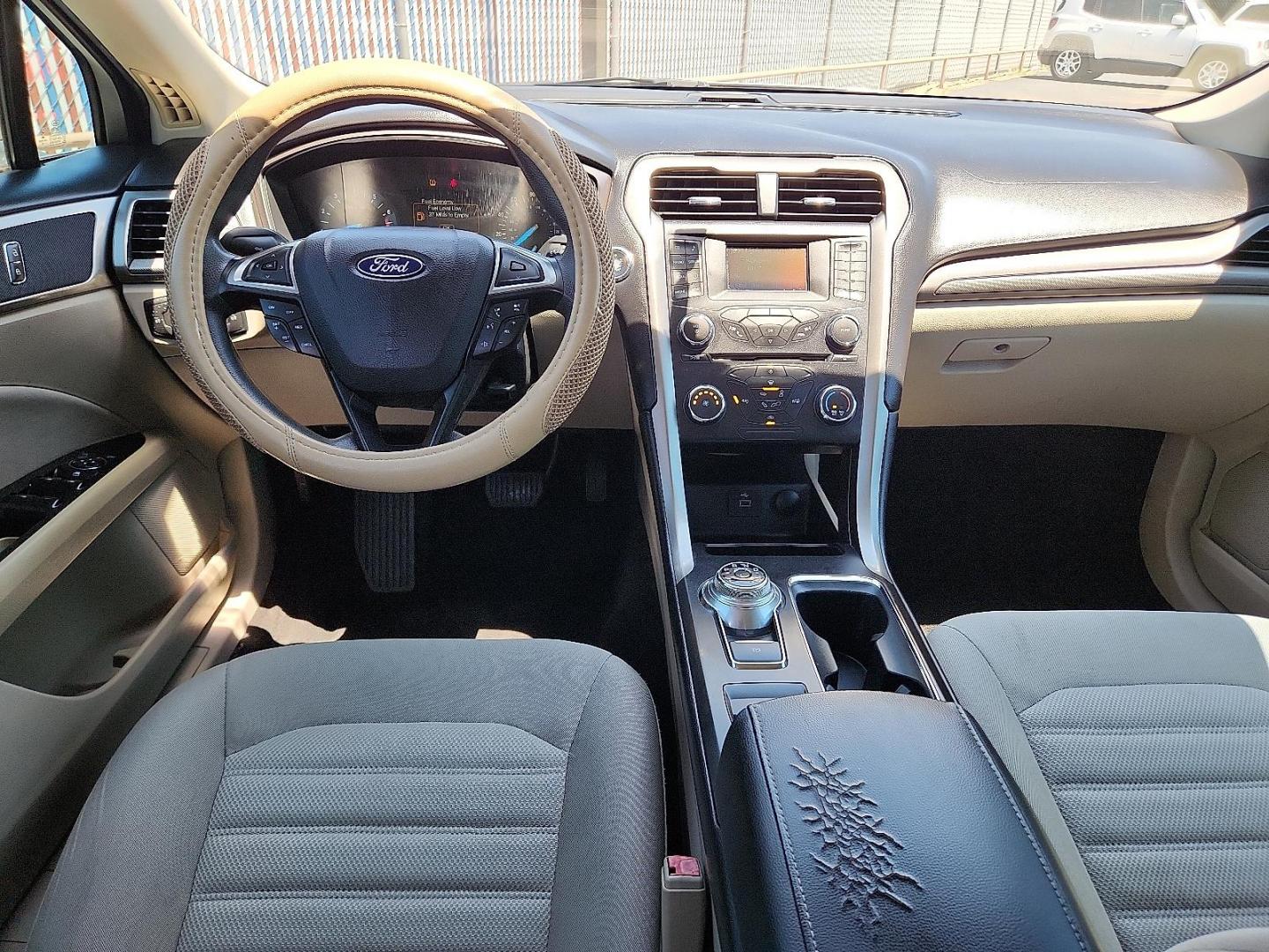 2017 GOLD Ford Fusion SE (3FA6P0H71HR) with an Duratec 2.5L I-4 DOHC, Ti-VCT variable valve control, regular unleaded, engine with 175HP engine, located at 4110 Avenue Q, Lubbock, 79412, 33.556553, -101.855820 - 08/08/2025 KEY IN ENVELOPE GOD - Photo#5