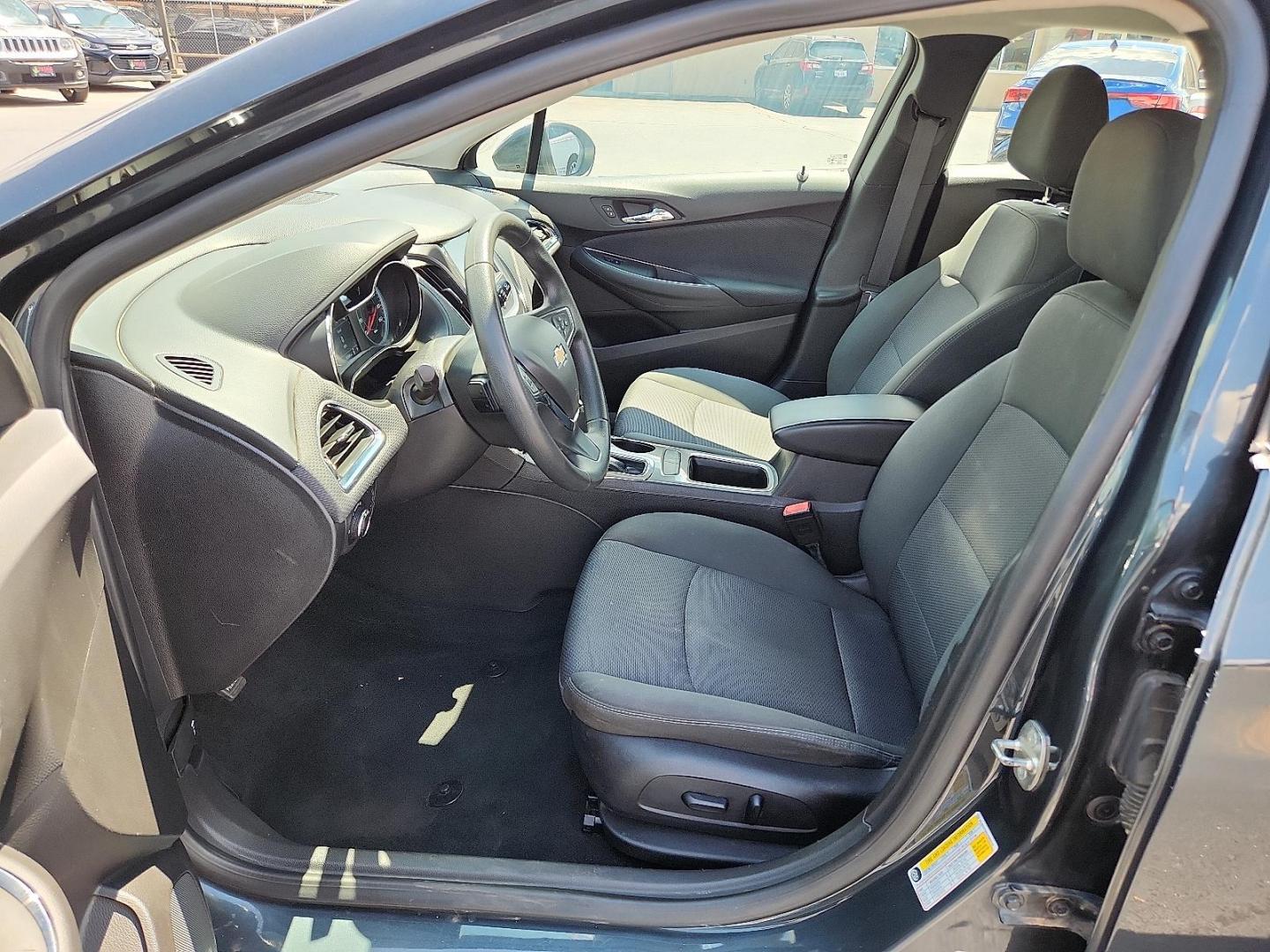 2018 GRAY Chevrolet Cruze LT Auto (3G1BE6SM8JS) with an 1.4L I-4 gasoline direct injection, DOHC, variable valve control, intercooled turbo, regular unleaded, engine with 153HP engine, located at 4110 Avenue Q, Lubbock, 79412, 33.556553, -101.855820 - Photo#6