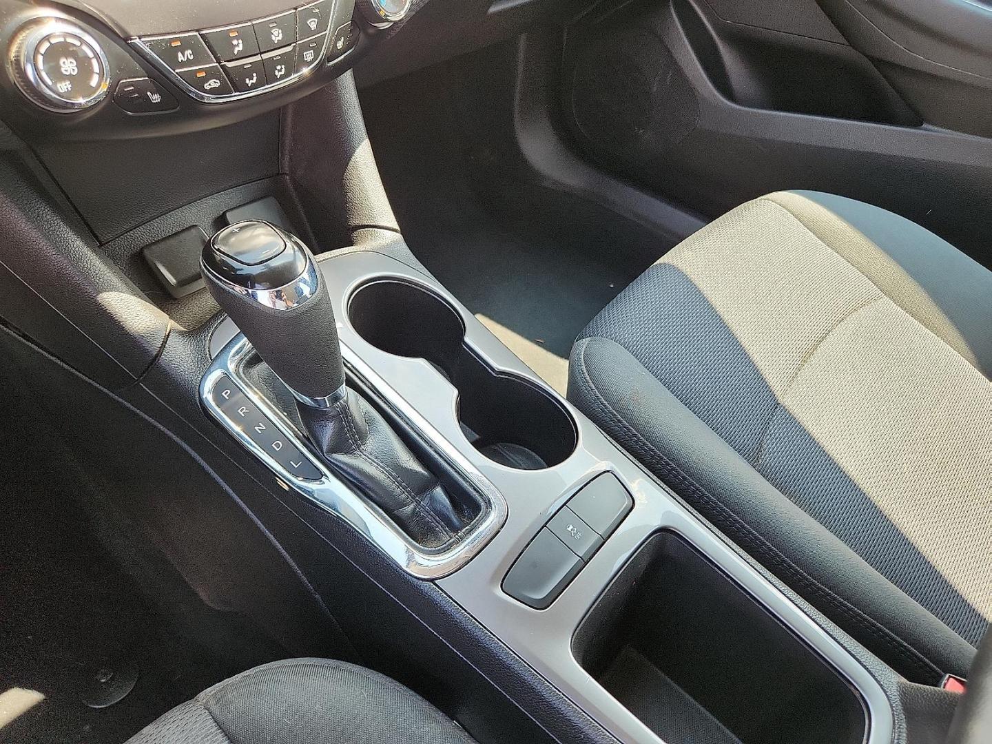 2018 GRAY Chevrolet Cruze LT Auto (3G1BE6SM8JS) with an 1.4L I-4 gasoline direct injection, DOHC, variable valve control, intercooled turbo, regular unleaded, engine with 153HP engine, located at 4110 Avenue Q, Lubbock, 79412, 33.556553, -101.855820 - Photo#11