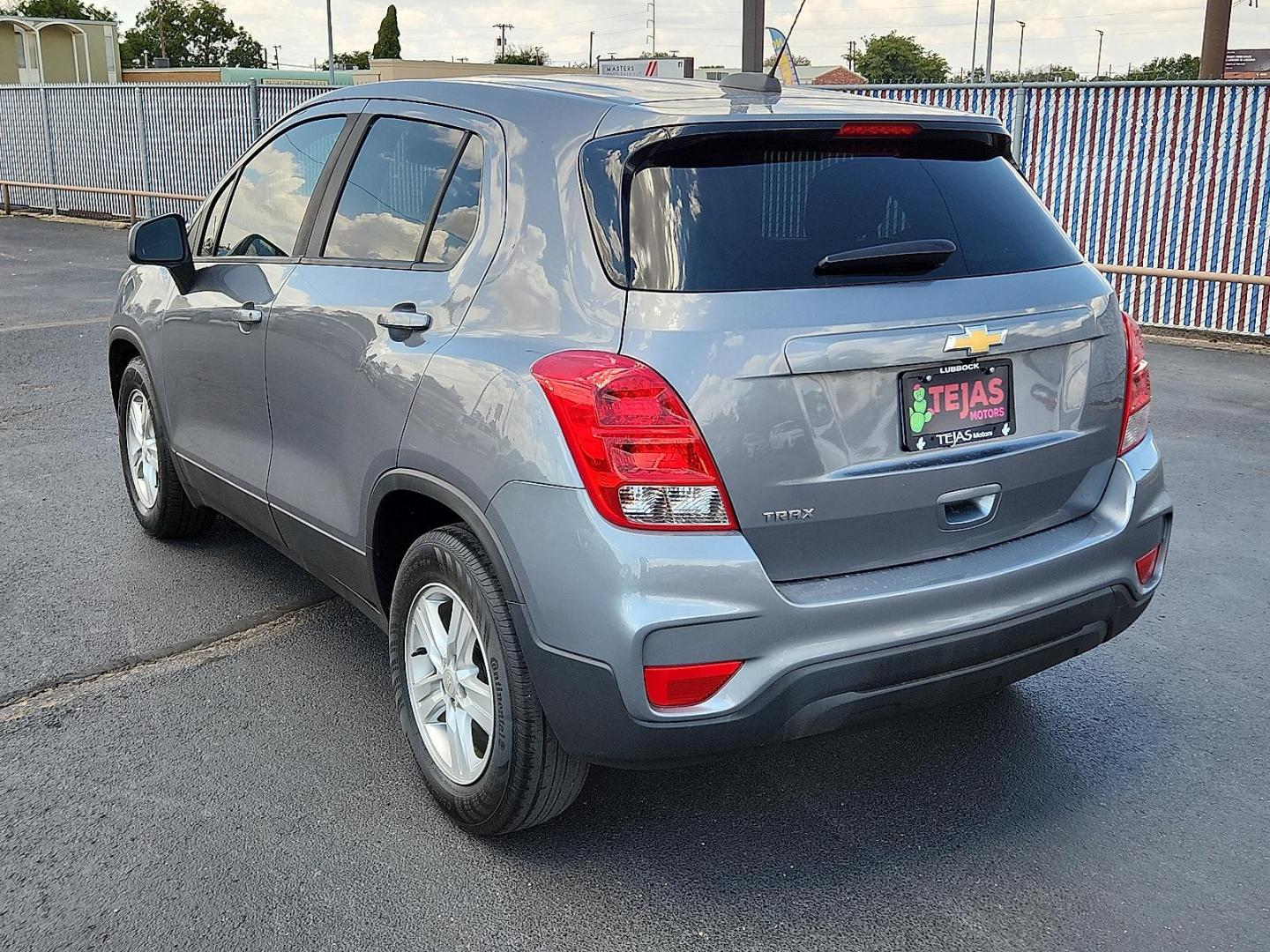 2020 GRAY Chevrolet Trax FWD LS (3GNCJKSB5LL) with an ECOTEC 1.4L I-4 DOHC, variable valve control, intercooled turbo, regular unleaded, engine with 138HP engine, located at 4110 Avenue Q, Lubbock, 79412, 33.556553, -101.855820 - Photo#2