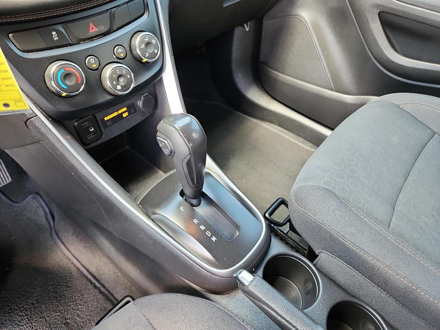 2020 GRAY Chevrolet Trax FWD LS (3GNCJKSB5LL) with an ECOTEC 1.4L I-4 DOHC, variable valve control, intercooled turbo, regular unleaded, engine with 138HP engine, located at 4110 Avenue Q, Lubbock, 79412, 33.556553, -101.855820 - Photo#11