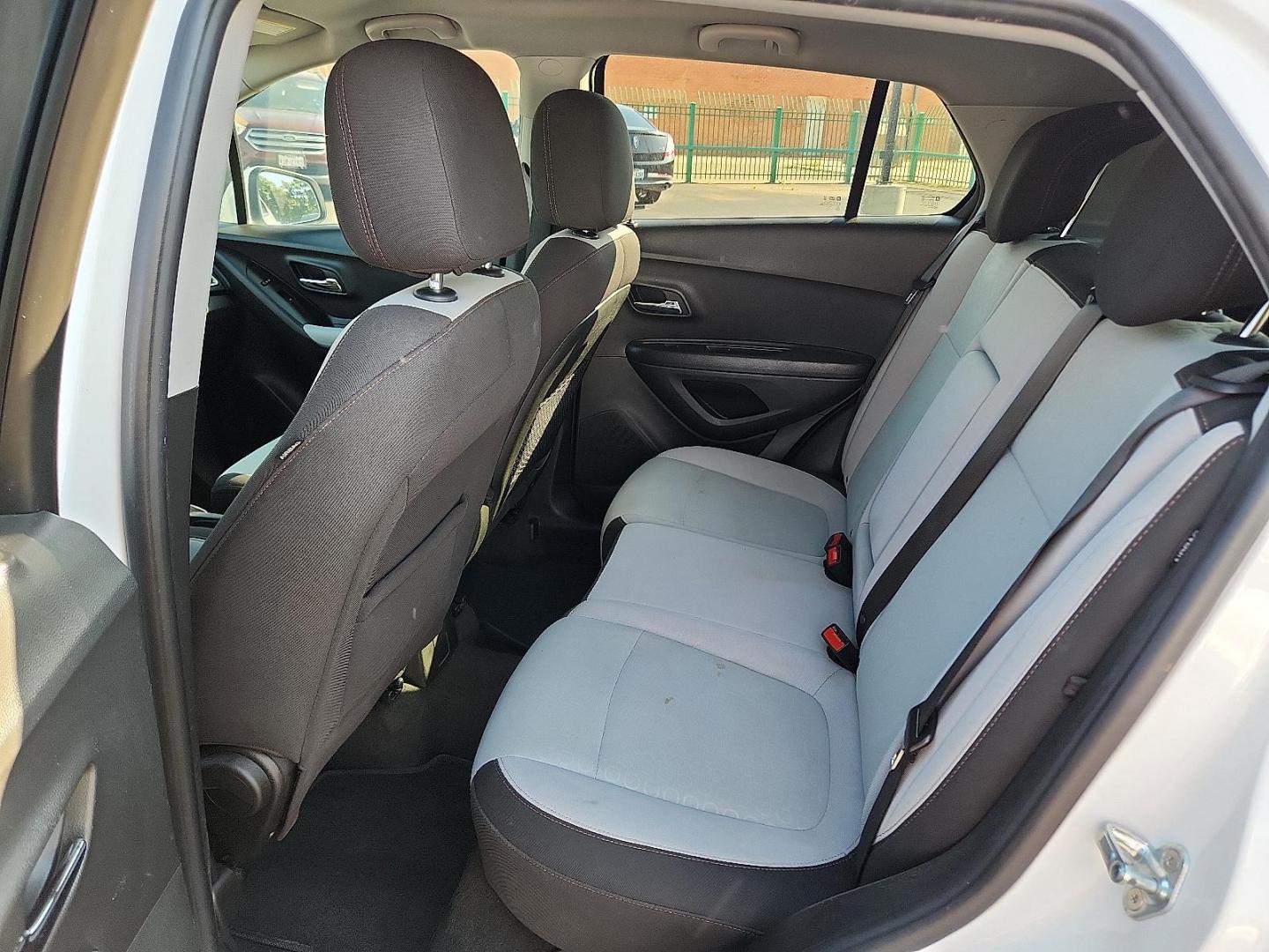 2020 WHITE Chevrolet Trax FWD LS (KL7CJKSB8LB) with an ECOTEC 1.4L I-4 DOHC, variable valve control, intercooled turbo, regular unleaded, engine with 138HP engine, located at 4110 Avenue Q, Lubbock, 79412, 33.556553, -101.855820 - 08/08/2025 KEY IN ENVELOPE GOD - Photo#4