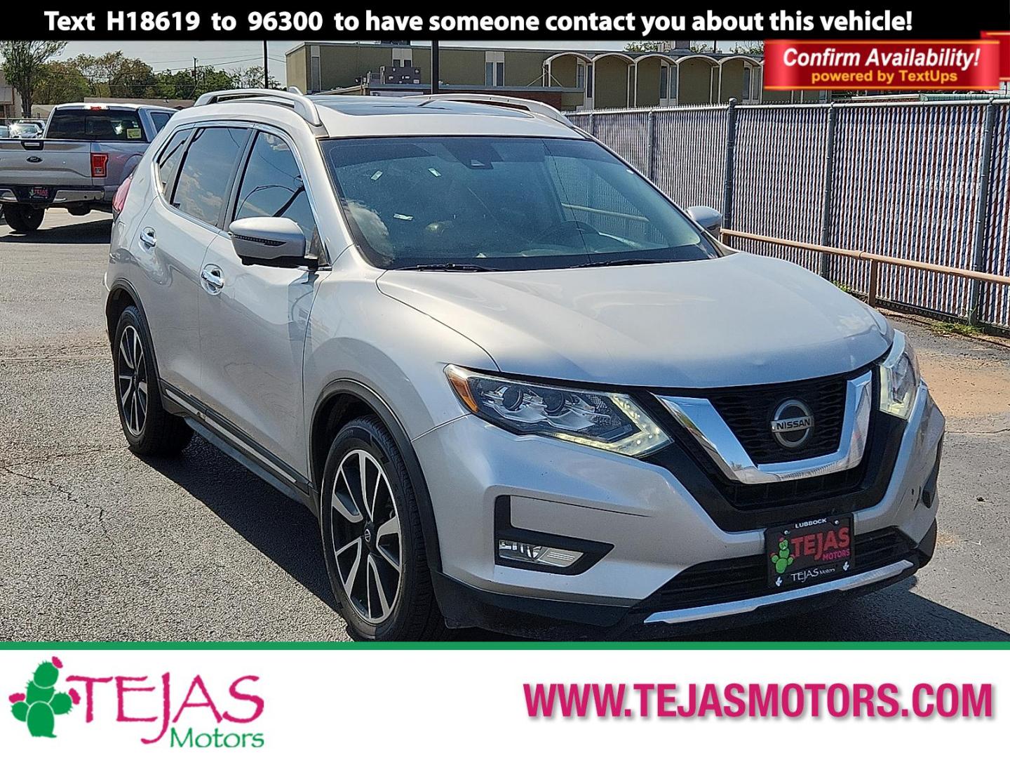 2018 SILVER Nissan Rogue SL (JN8AT2MT5JW) with an 2.5L I-4 DOHC, variable valve control, regular unleaded, engine with 170HP engine, located at 4110 Avenue Q, Lubbock, 79412, 33.556553, -101.855820 - Photo#0