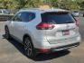 2018 SILVER Nissan Rogue SL (JN8AT2MT5JW) with an 2.5L I-4 DOHC, variable valve control, regular unleaded, engine with 170HP engine, located at 4110 Avenue Q, Lubbock, 79412, 33.556553, -101.855820 - Photo#2