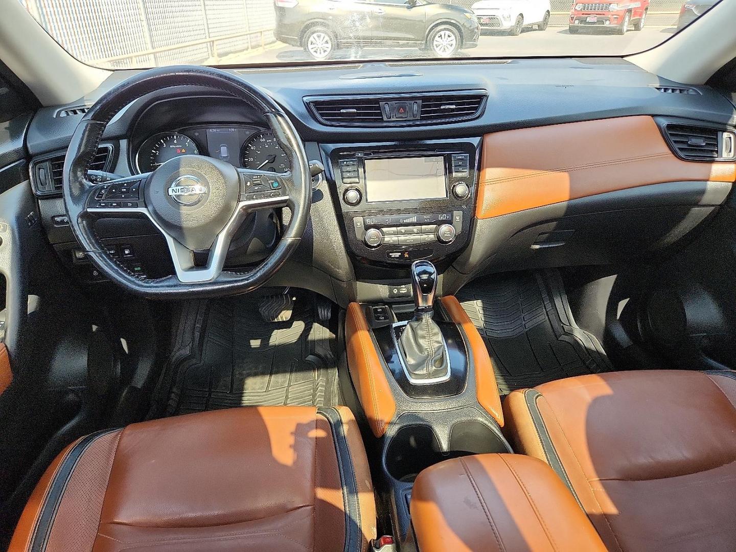 2018 SILVER Nissan Rogue SL (JN8AT2MT5JW) with an 2.5L I-4 DOHC, variable valve control, regular unleaded, engine with 170HP engine, located at 4110 Avenue Q, Lubbock, 79412, 33.556553, -101.855820 - Photo#5