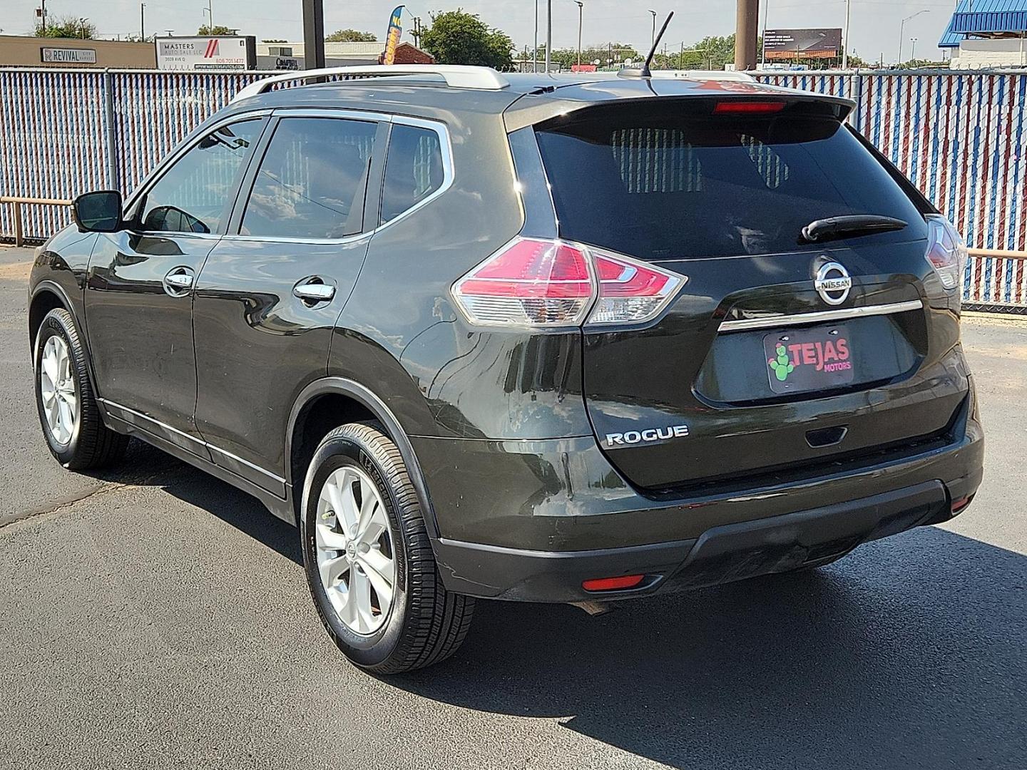 2015 GREEN Nissan Rogue SV (5N1AT2MT5FC) with an 2.5L I-4 DOHC, variable valve control, regular unleaded, engine with 170HP engine, located at 4110 Avenue Q, Lubbock, 79412, 33.556553, -101.855820 - 08/16/2025 KEY IN ENVELOPE GOD - Photo#2