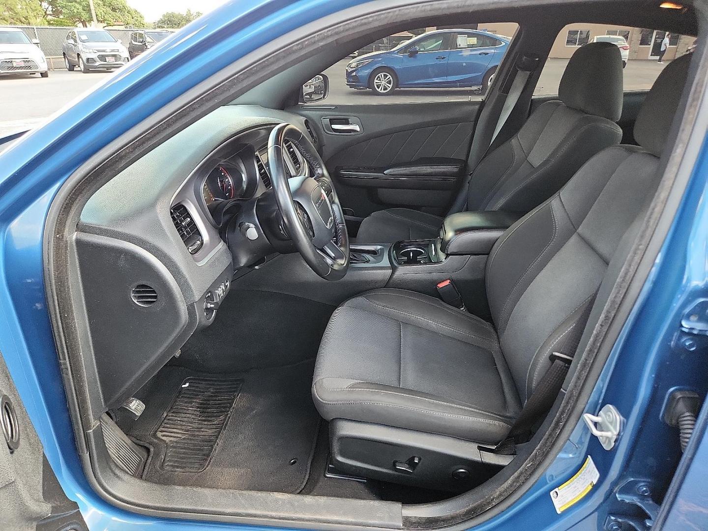 2020 BLUE Dodge Charger SXT RWD (2C3CDXBG0LH) with an Pentastar 3.6L V-6 DOHC, variable valve control, regular unleaded, engine with 292HP engine, located at 4110 Avenue Q, Lubbock, 79412, 33.556553, -101.855820 - 09/02/2025 KEY IN ENVELOPE GOD - Photo#5