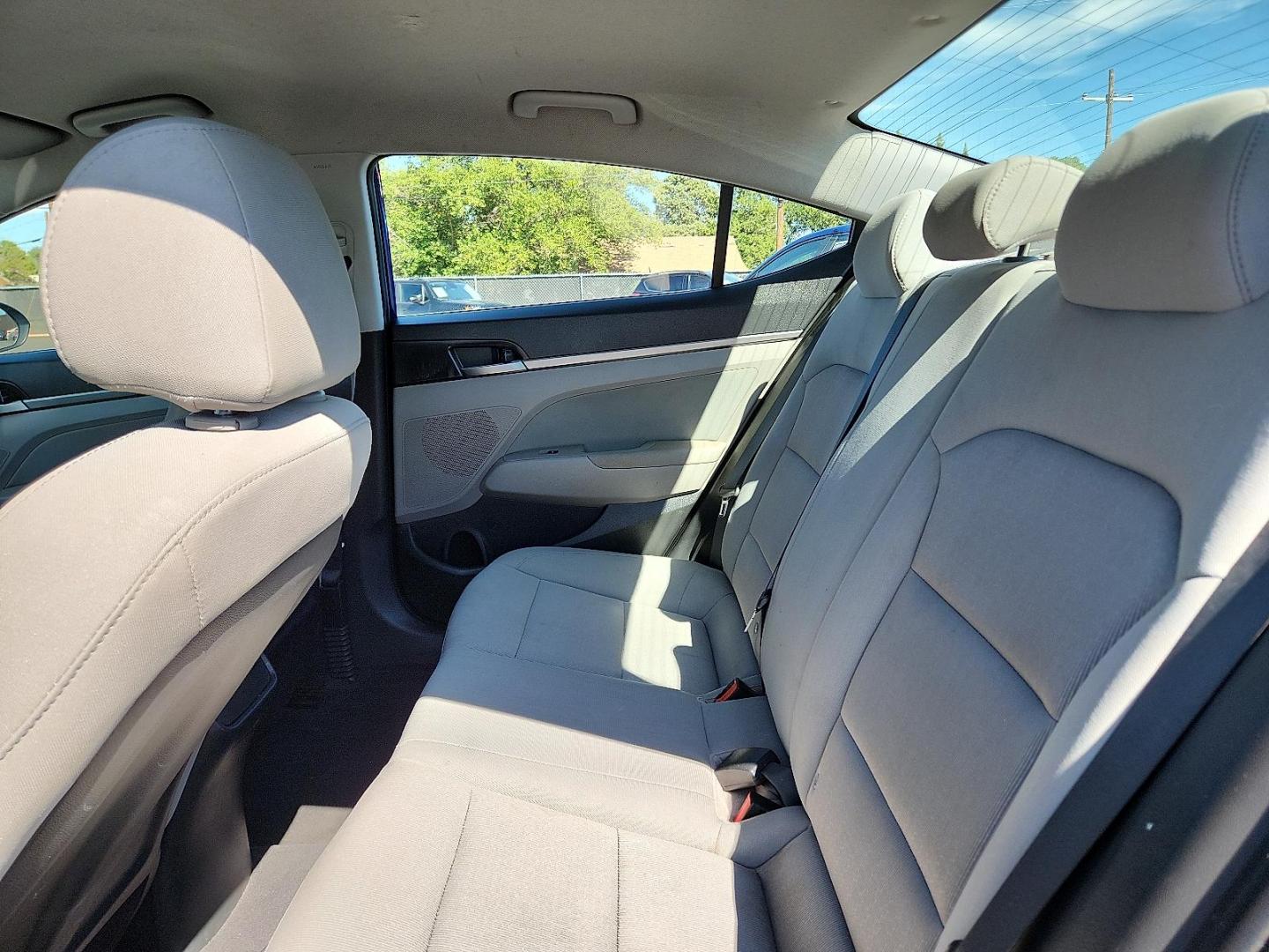 2018 BLUE Hyundai Elantra SEL (5NPD84LF5JH) with an Nu 2L I-4 DOHC, D-CVVT variable valve control, regular unleaded, engine with 147HP engine, located at 4110 Avenue Q, Lubbock, 79412, 33.556553, -101.855820 - Photo#4