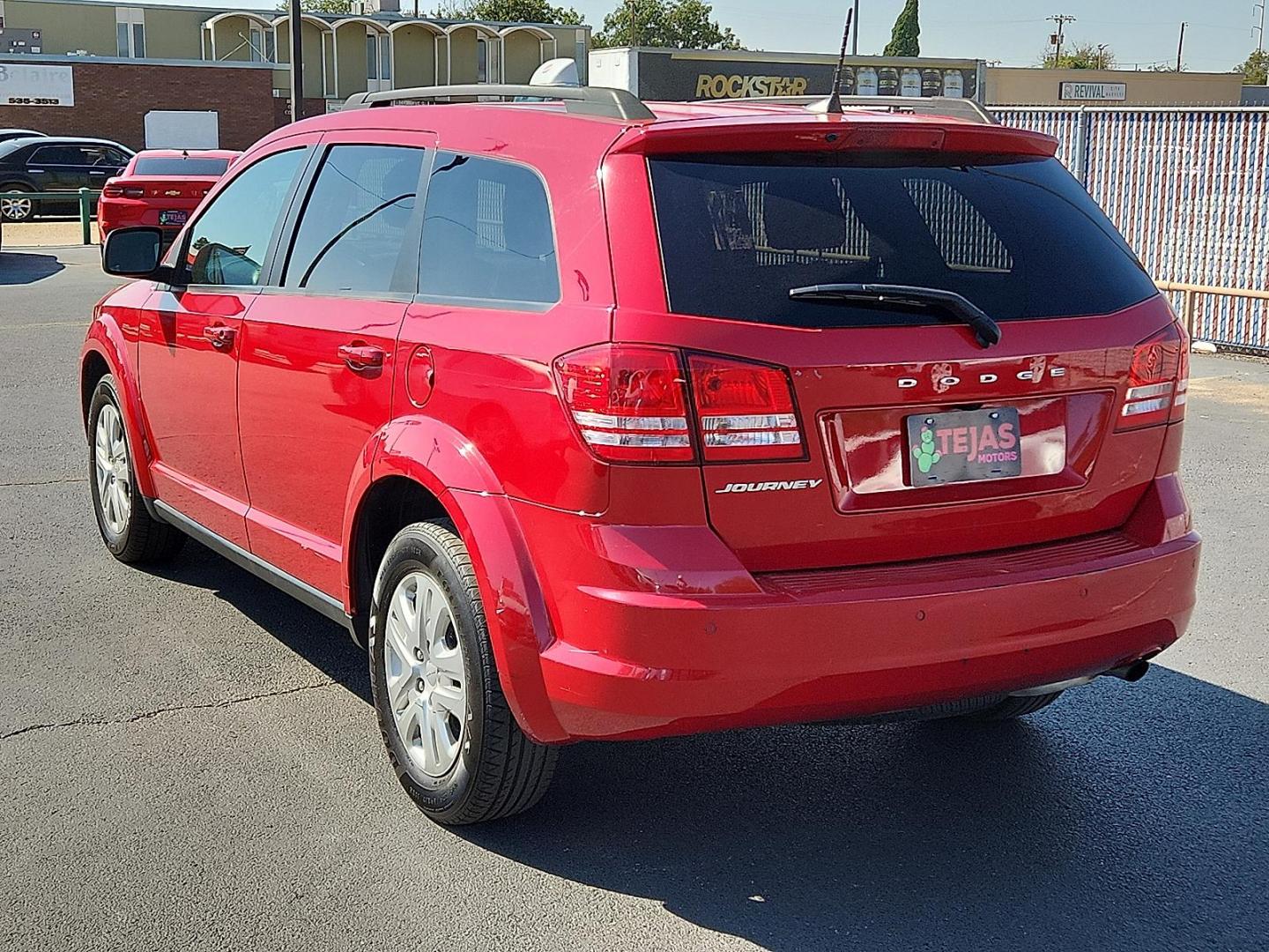 2020 RED Dodge Journey SE Value (3C4PDCAB4LT) with an Tigershark MultiAir 2.4L I-4 DOHC, VVT variable valve control, regular unleaded, engine with 173HP engine, located at 4110 Avenue Q, Lubbock, 79412, 33.556553, -101.855820 - 09/05/2025 KEY IN ENVELOPE GOD - Photo#2