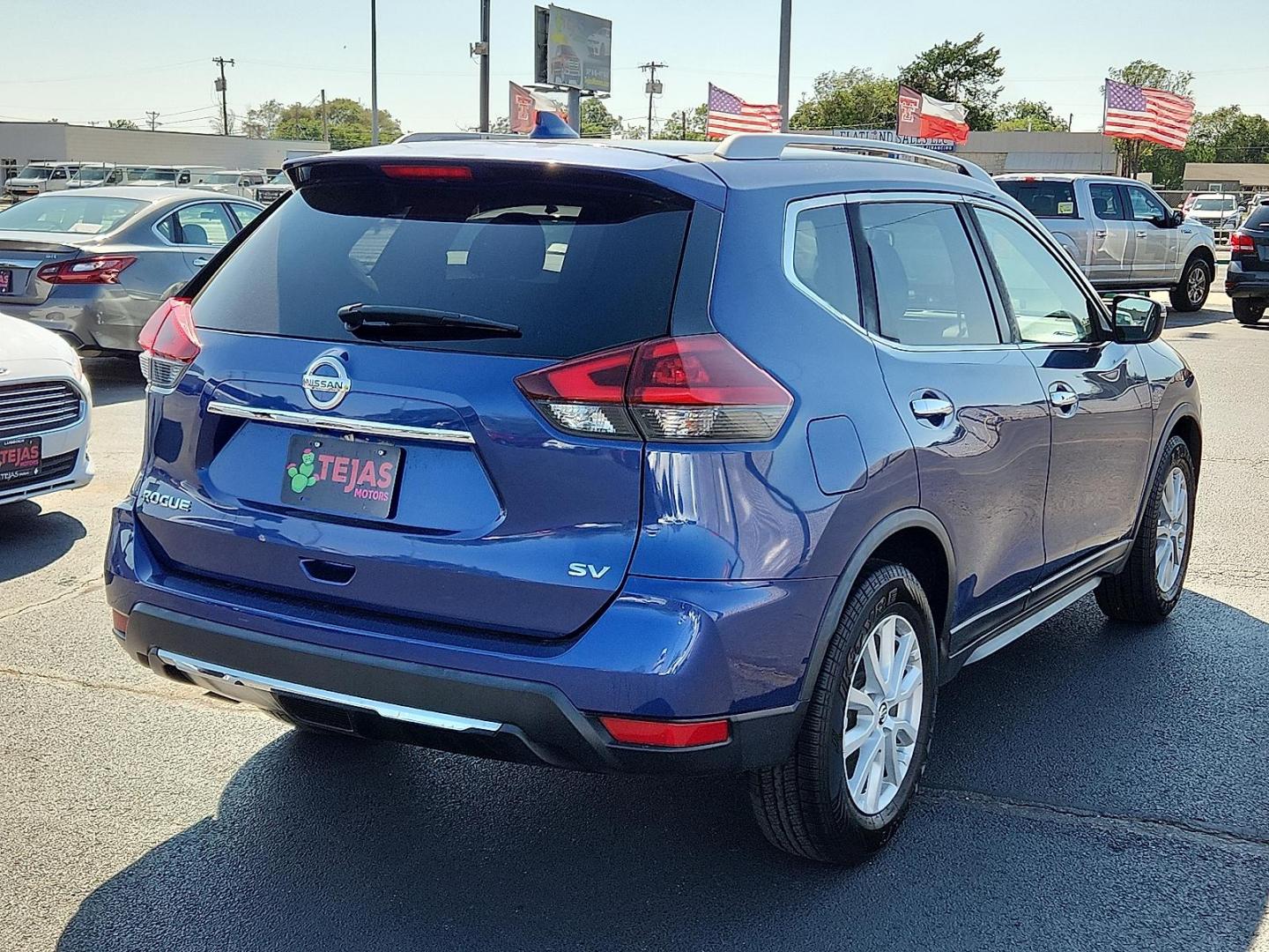 2018 BLUE Nissan Rogue SV (JN8AT2MT7JW) with an 2.5L I-4 DOHC, variable valve control, regular unleaded, engine with 170HP engine, located at 4110 Avenue Q, Lubbock, 79412, 33.556553, -101.855820 - Photo#1