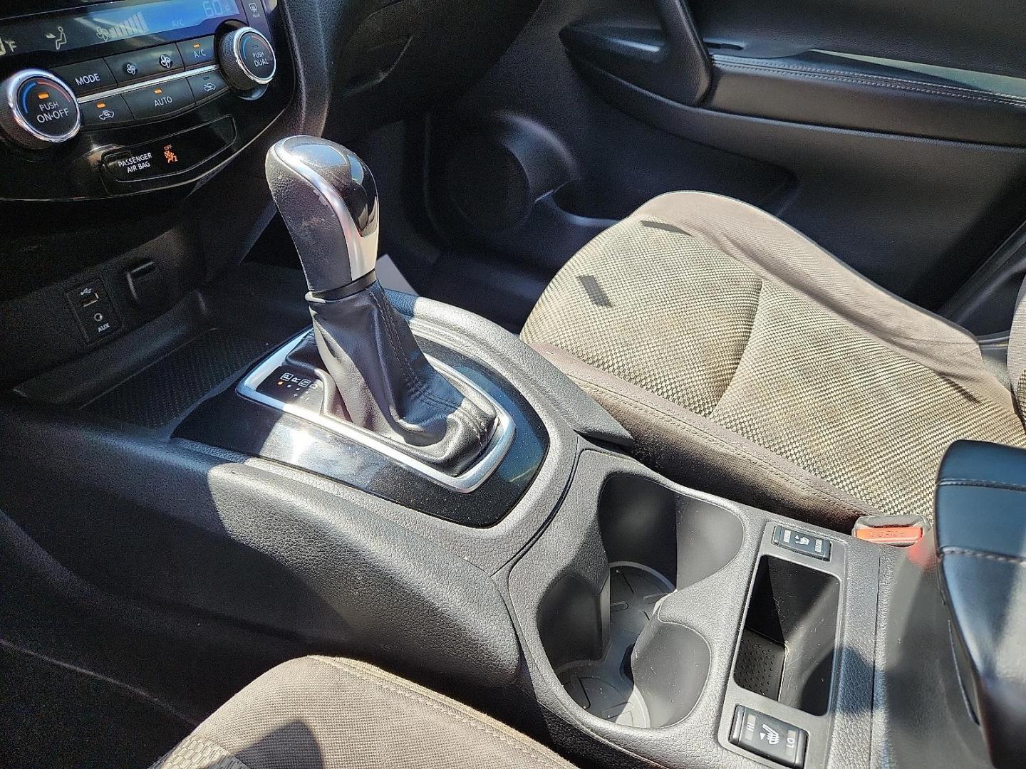 2017 SILVER Nissan Rogue Sport SV (JN1BJ1CP0HW) with an 2L I-4 gasoline direct injection, DOHC, CVTC variable valve control, regular unleaded, engine with 141HP engine, located at 4110 Avenue Q, Lubbock, 79412, 33.556553, -101.855820 - 09/12/2025 KEY IN ENVELOPE GOD - Photo#11