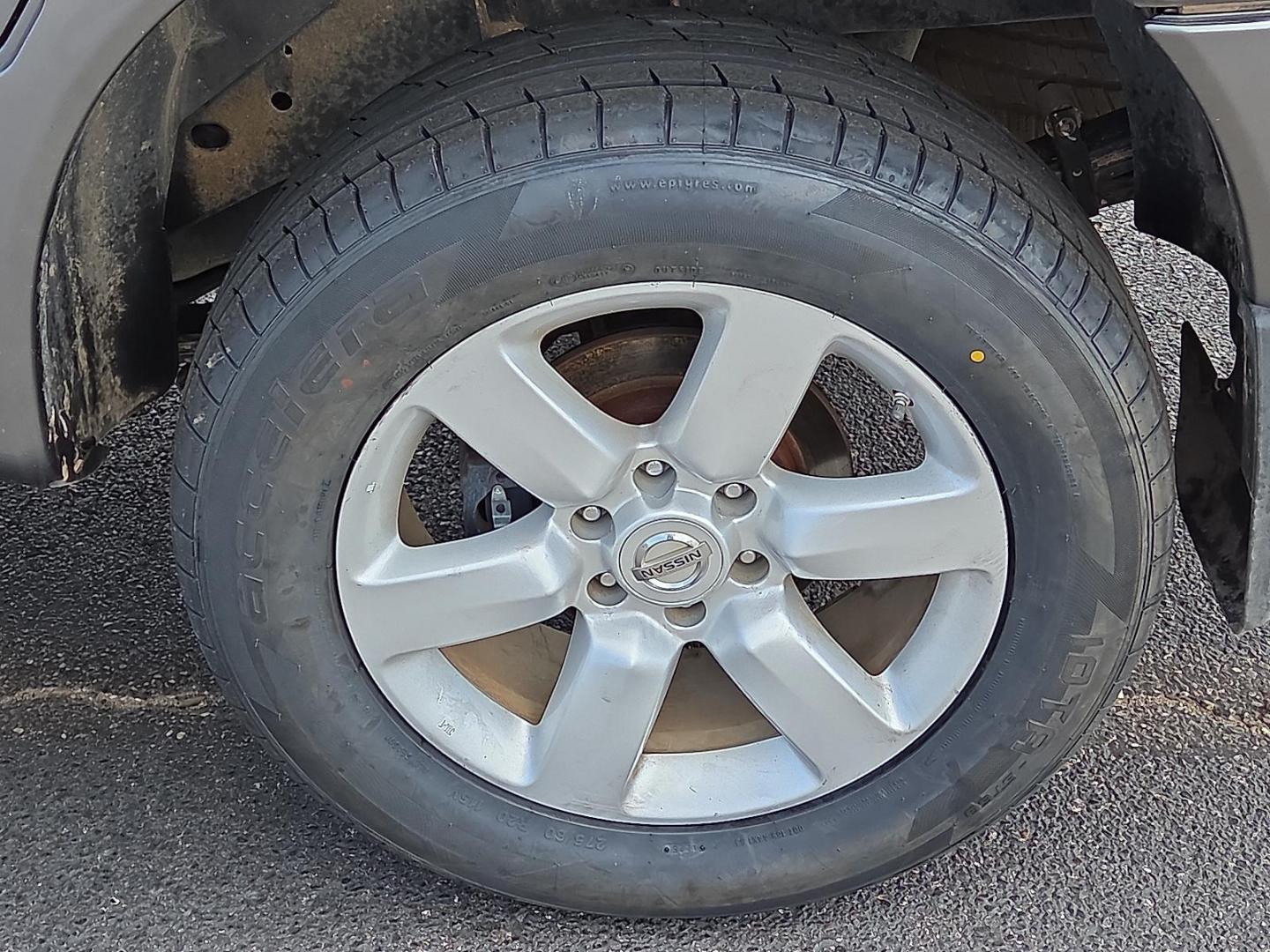 2015 Gun Metallic - KAD /Charcoal - G Nissan Titan SL (1N6BA0EC5FN) with an Endurance 5.6L V-8 DOHC, variable valve control, regular unleaded, engine with 317HP engine, located at 4110 Avenue Q, Lubbock, 79412, 33.556553, -101.855820 - 09/13/2025 KEY IN ENVELOPE GOD - Photo#5