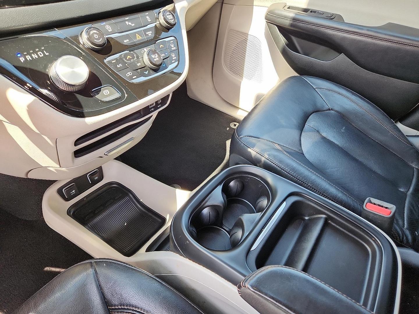 2018 BLACK Chrysler Pacifica Touring L (2C4RC1BG7JR) with an 3.6L V-6 DOHC, VVT variable valve control, regular unleaded, engine with cylinder deactivation and 287HP engine, located at 4110 Avenue Q, Lubbock, 79412, 33.556553, -101.855820 - 09/132025 KEY IN ENVELOPE GOD - Photo#11