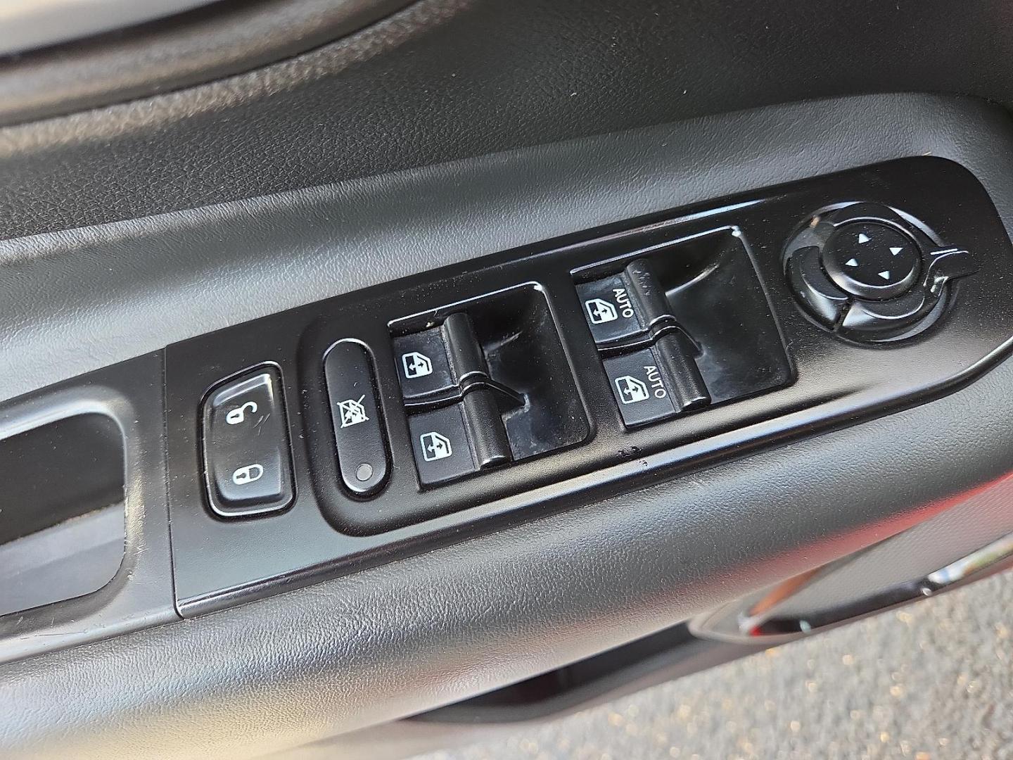 2020 Colorado Red Clearcoat - PRX /Black - X9 Jeep Renegade Altitude FWD (ZACNJABB1LP) with an Tigershark MultiAir 2.4L I-4 variable valve control, regular unleaded, engine with 180HP engine, located at 4110 Avenue Q, Lubbock, 79412, 33.556553, -101.855820 - Photo#9