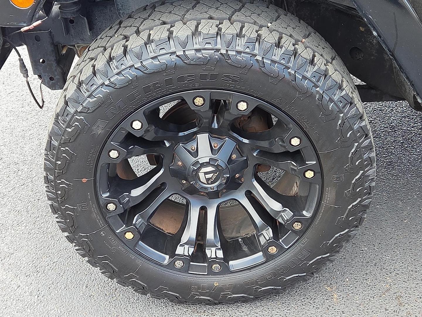 2015 Black Clearcoat - PX8 /Black - X9 Jeep Wrangler Unlimited Sahara (1C4BJWEG1FL) with an 3.6L V-6 DOHC, variable valve control, regular unleaded, engine with 285HP engine, located at 4110 Avenue Q, Lubbock, 79412, 33.556553, -101.855820 - 09/19/2025 KEY IN ENVELOPE GOD - Photo#5