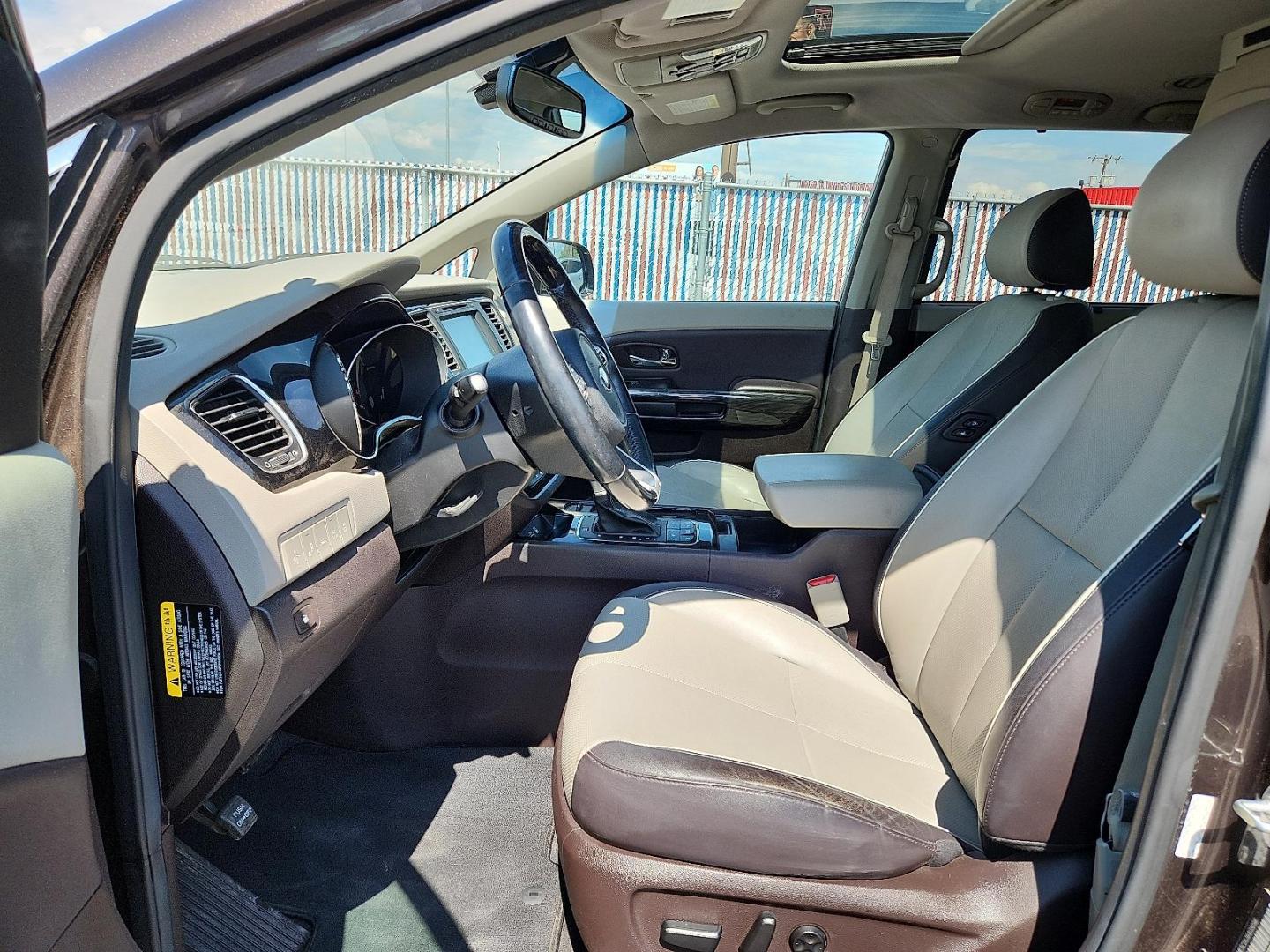 2018 BROWN Kia Sedona SX Limited (KNDME5C1XJ6) with an Lambda 3.3L V-6 gasoline direct injection, DOHC, CVVT variable valve control, regular unleaded, engine with 276HP engine, located at 4110 Avenue Q, Lubbock, 79412, 33.556553, -101.855820 - 09/17/2025 key in envelope god - Photo#7