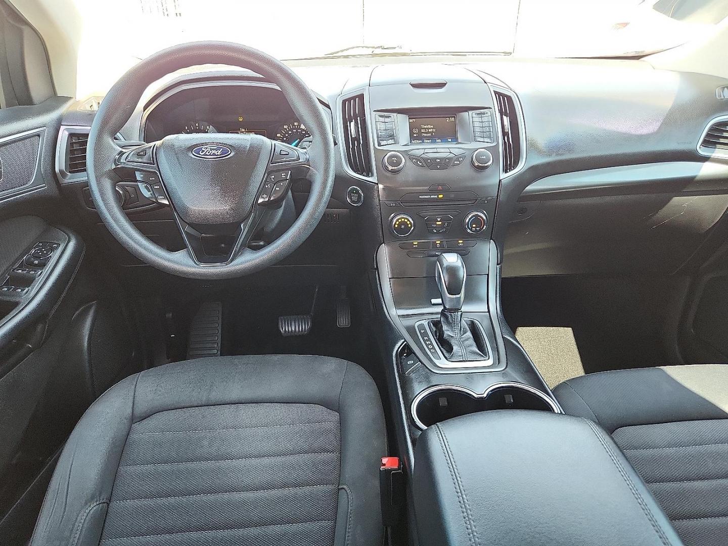 2017 SILVER Ford Edge SE (2FMPK4G97HB) with an EcoBoost 2L I-4 gasoline direct injection, DOHC, variable valve control, intercooled turbo, premium unleaded, engine with 245HP engine, located at 4110 Avenue Q, Lubbock, 79412, 33.556553, -101.855820 - Photo#5