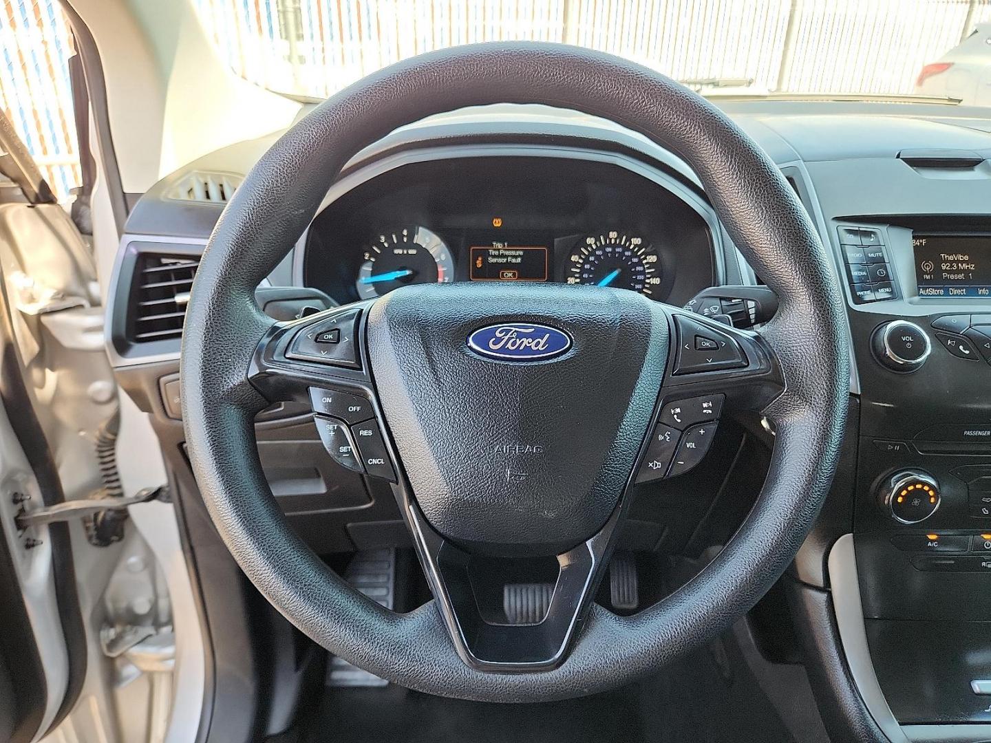 2017 SILVER Ford Edge SE (2FMPK4G97HB) with an EcoBoost 2L I-4 gasoline direct injection, DOHC, variable valve control, intercooled turbo, premium unleaded, engine with 245HP engine, located at 4110 Avenue Q, Lubbock, 79412, 33.556553, -101.855820 - Photo#10