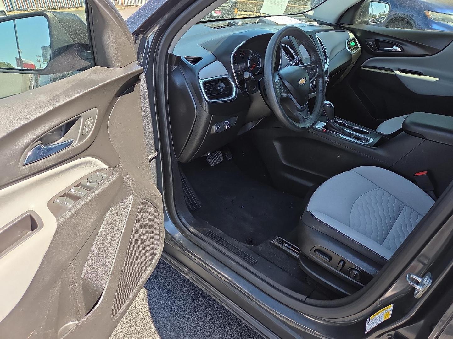 2019 GRAY Chevrolet Equinox LT (2GNAXKEV3K6) with an 1.5L I-4 gasoline direct injection, DOHC, VVT variable valve control, intercooled turbo, regular unleaded, engine with 170HP engine, located at 4110 Avenue Q, Lubbock, 79412, 33.556553, -101.855820 - 09/20/2025 KEY IN ENVELOPE GOD - Photo#8