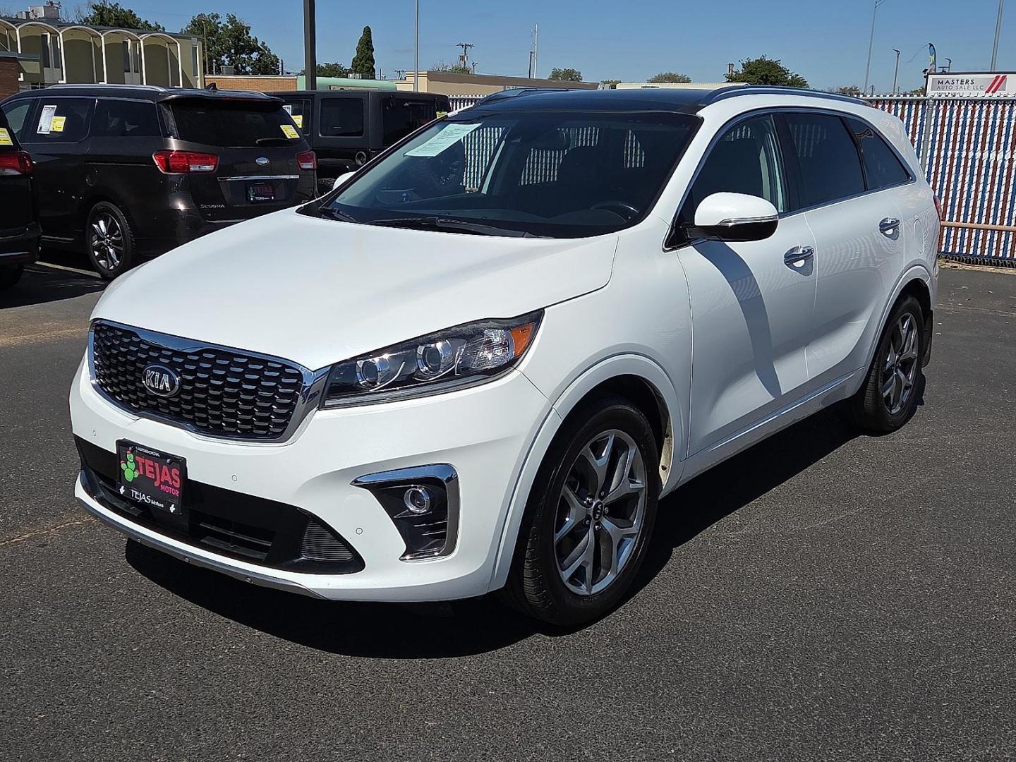 2019 Snow White Pearl - SWP /Black - WK Kia Sorento 3.3L SX (5XYPK4A53KG) with an Lambda II 3.3L V-6 gasoline direct injection, DOHC, D-CVVT variable valve control, regular unleaded, engine with 290HP engine, located at 4110 Avenue Q, Lubbock, 79412, 33.556553, -101.855820 - 10/02/2025 KEY IN ENVELOPE GOD - Photo#3