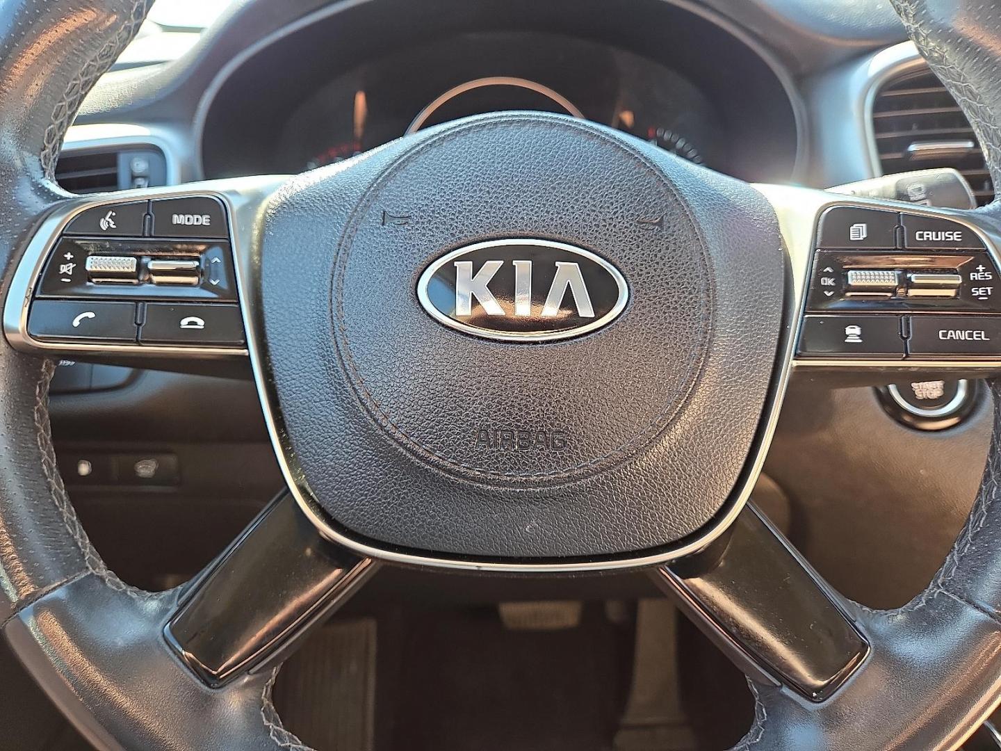 2019 Snow White Pearl - SWP /Black - WK Kia Sorento 3.3L SX (5XYPK4A53KG) with an Lambda II 3.3L V-6 gasoline direct injection, DOHC, D-CVVT variable valve control, regular unleaded, engine with 290HP engine, located at 4110 Avenue Q, Lubbock, 79412, 33.556553, -101.855820 - 10/02/2025 KEY IN ENVELOPE GOD - Photo#11