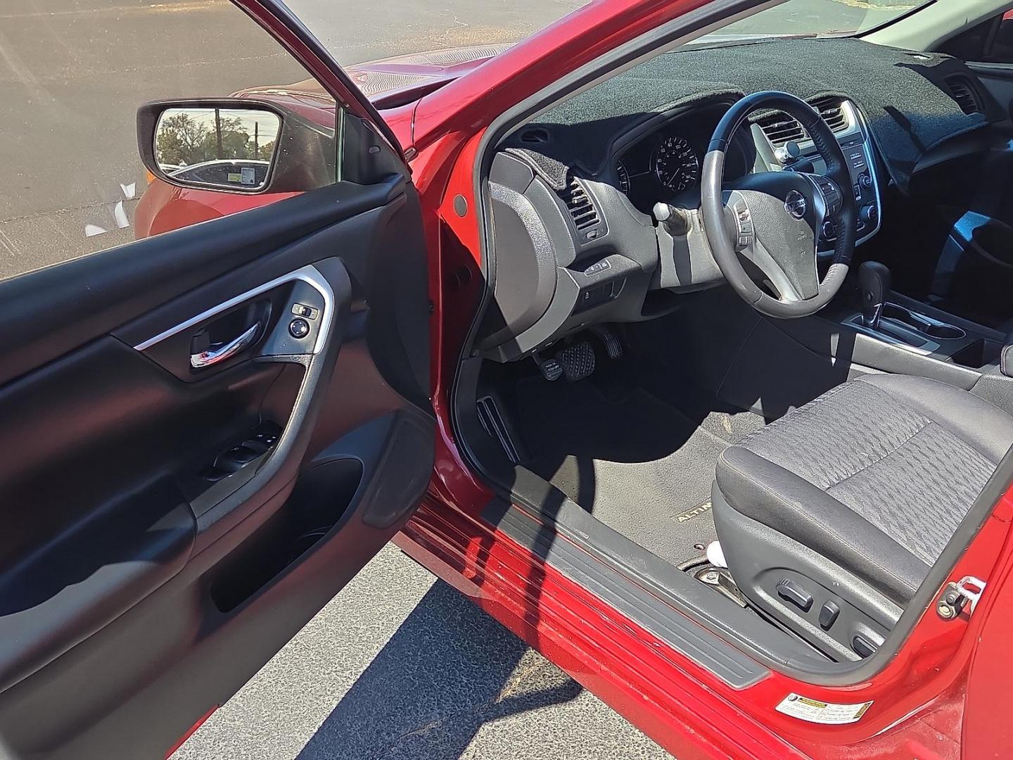 2016 Java Metallic - CAJ /Charcoal - G Nissan Altima 2.5 SV (1N4AL3AP8GC) with an 2.5L I-4 DOHC, variable valve control, regular unleaded, engine with 182HP engine, located at 4110 Avenue Q, Lubbock, 79412, 33.556553, -101.855820 - Photo#8