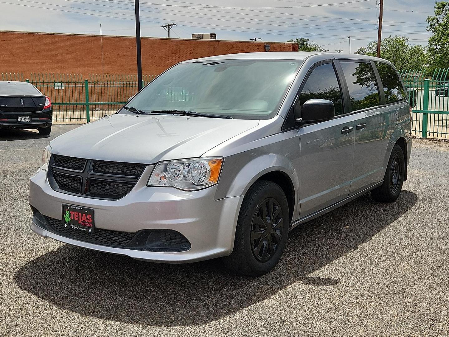 2019 GRAY /Black/Light Graystone - X1 Dodge Grand Caravan SE (2C4RDGBG5KR) with an Pentastar 3.6L V-6 DOHC, VVT variable valve control, regular unleaded, engine with 283HP engine, located at 4110 Avenue Q, Lubbock, 79412, 33.556553, -101.855820 - Photo#1
