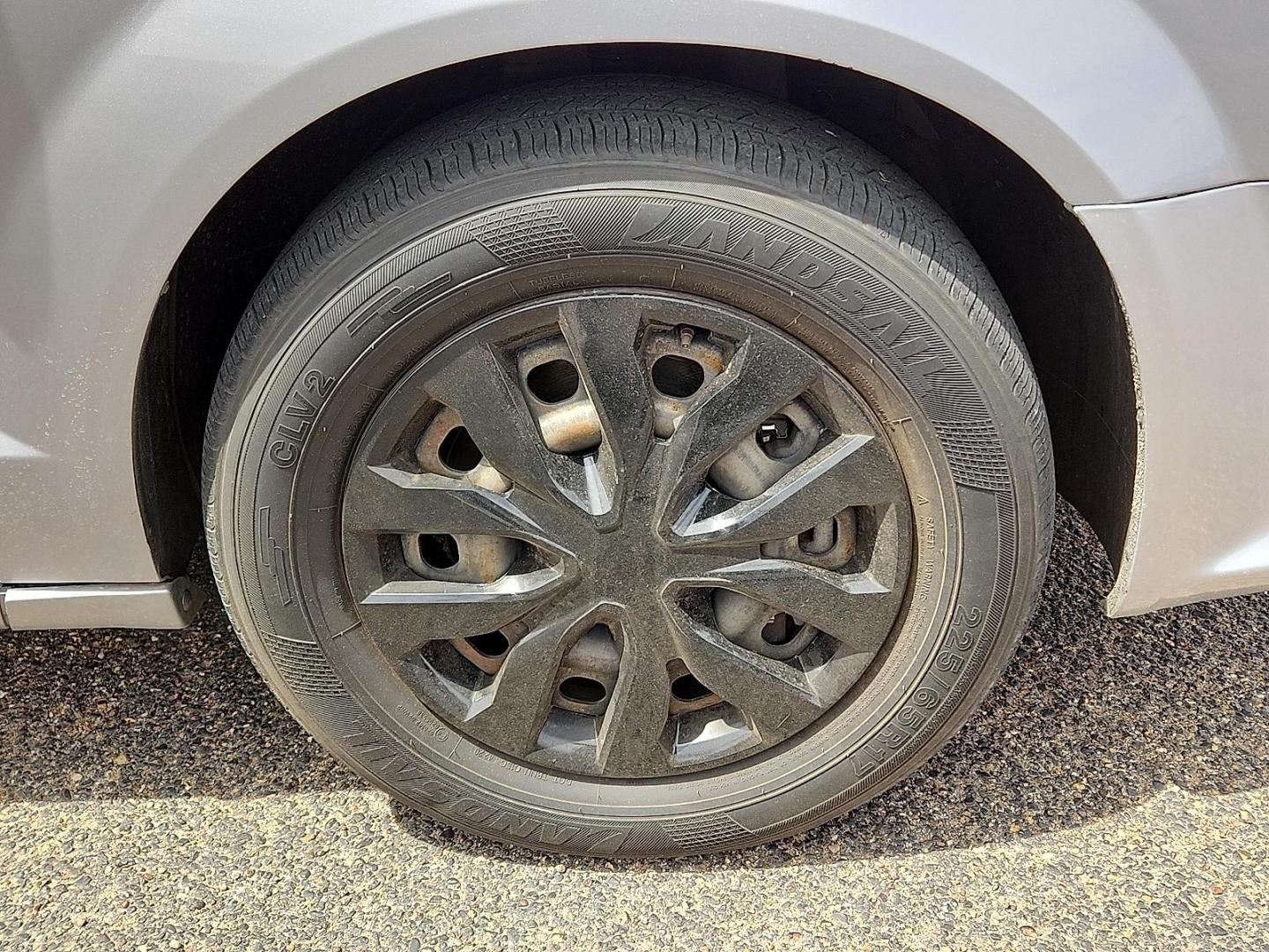 2019 GRAY /Black/Light Graystone - X1 Dodge Grand Caravan SE (2C4RDGBG5KR) with an Pentastar 3.6L V-6 DOHC, VVT variable valve control, regular unleaded, engine with 283HP engine, located at 4110 Avenue Q, Lubbock, 79412, 33.556553, -101.855820 - Photo#4