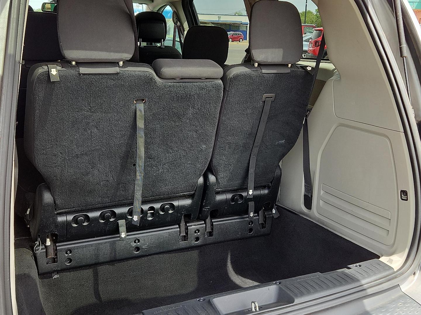 2019 GRAY /Black/Light Graystone - X1 Dodge Grand Caravan SE (2C4RDGBG5KR) with an Pentastar 3.6L V-6 DOHC, VVT variable valve control, regular unleaded, engine with 283HP engine, located at 4110 Avenue Q, Lubbock, 79412, 33.556553, -101.855820 - Photo#5