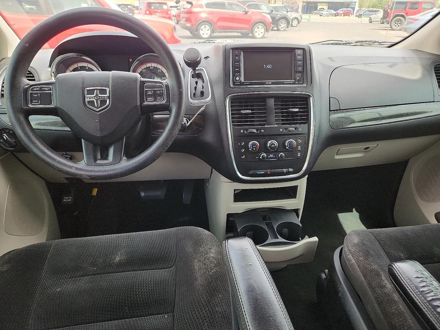 2019 GRAY /Black/Light Graystone - X1 Dodge Grand Caravan SE (2C4RDGBG5KR) with an Pentastar 3.6L V-6 DOHC, VVT variable valve control, regular unleaded, engine with 283HP engine, located at 4110 Avenue Q, Lubbock, 79412, 33.556553, -101.855820 - Photo#8