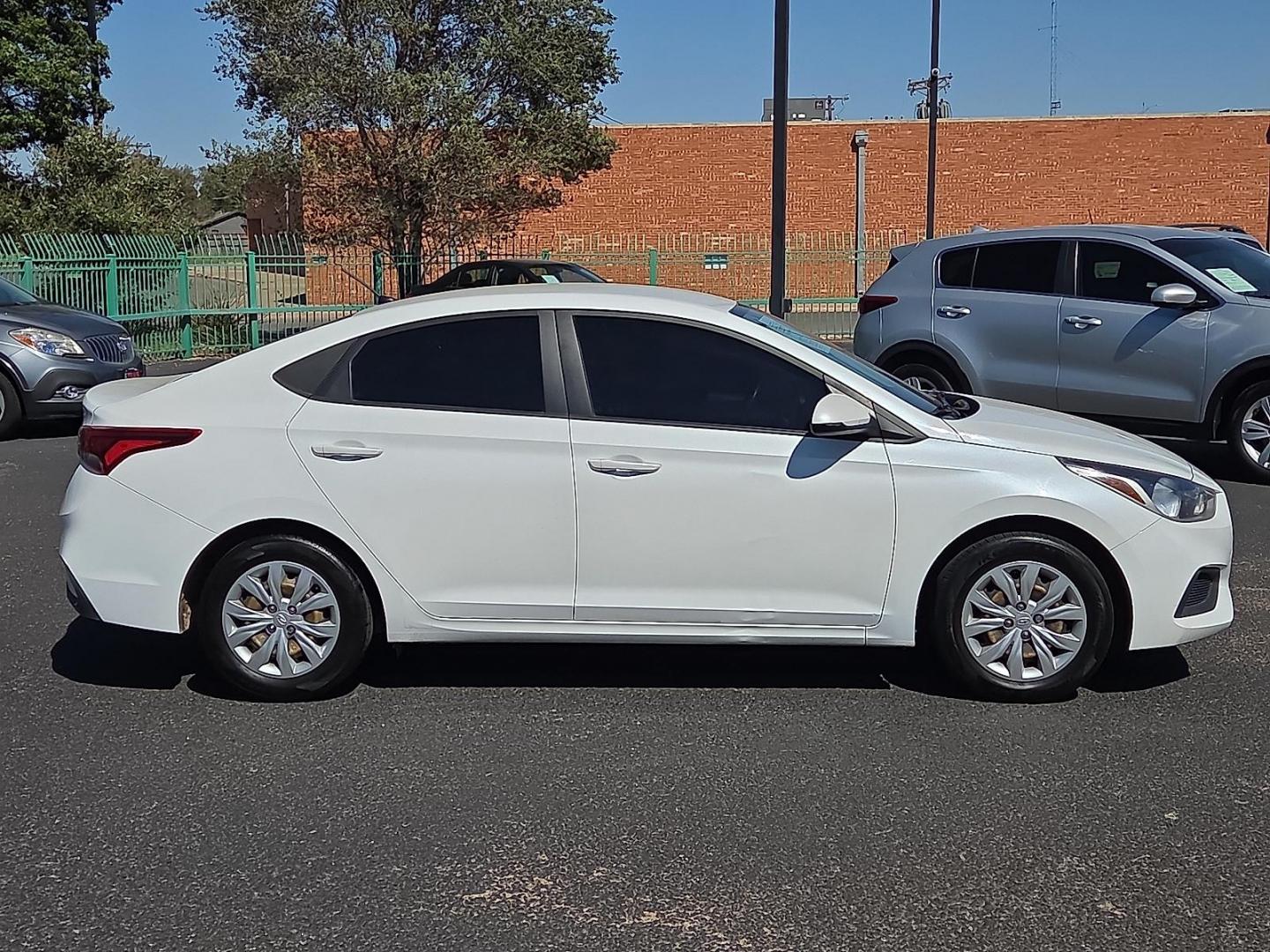 2021 Frost White Pearl - SWP /Black - TRY Hyundai Accent SE (3KPC24A66ME) with an Smartstream 1.6L I-4 port/direct injection, DOHC, CVVT variable valve control, regular unleaded, engine with 120HP engine, located at 4110 Avenue Q, Lubbock, 79412, 33.556553, -101.855820 - Photo#1