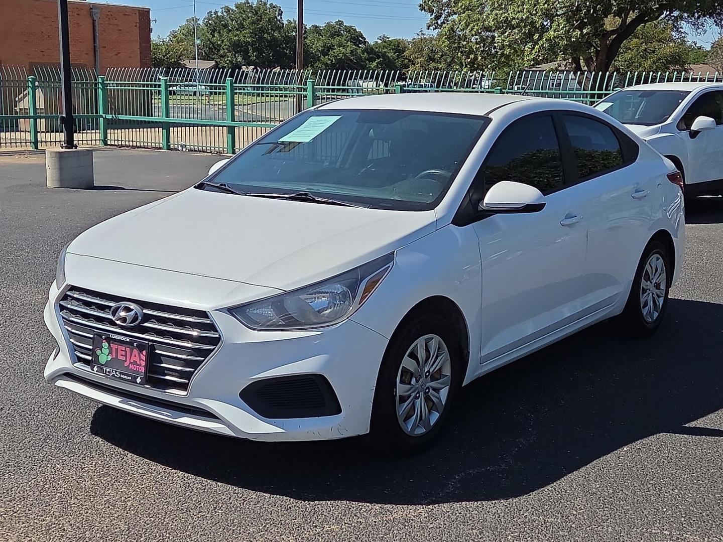 2021 Frost White Pearl - SWP /Black - TRY Hyundai Accent SE (3KPC24A66ME) with an Smartstream 1.6L I-4 port/direct injection, DOHC, CVVT variable valve control, regular unleaded, engine with 120HP engine, located at 4110 Avenue Q, Lubbock, 79412, 33.556553, -101.855820 - Photo#4