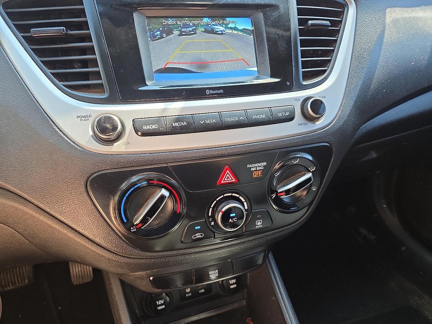 2021 Frost White Pearl - SWP /Black - TRY Hyundai Accent SE (3KPC24A66ME) with an Smartstream 1.6L I-4 port/direct injection, DOHC, CVVT variable valve control, regular unleaded, engine with 120HP engine, located at 4110 Avenue Q, Lubbock, 79412, 33.556553, -101.855820 - Photo#10