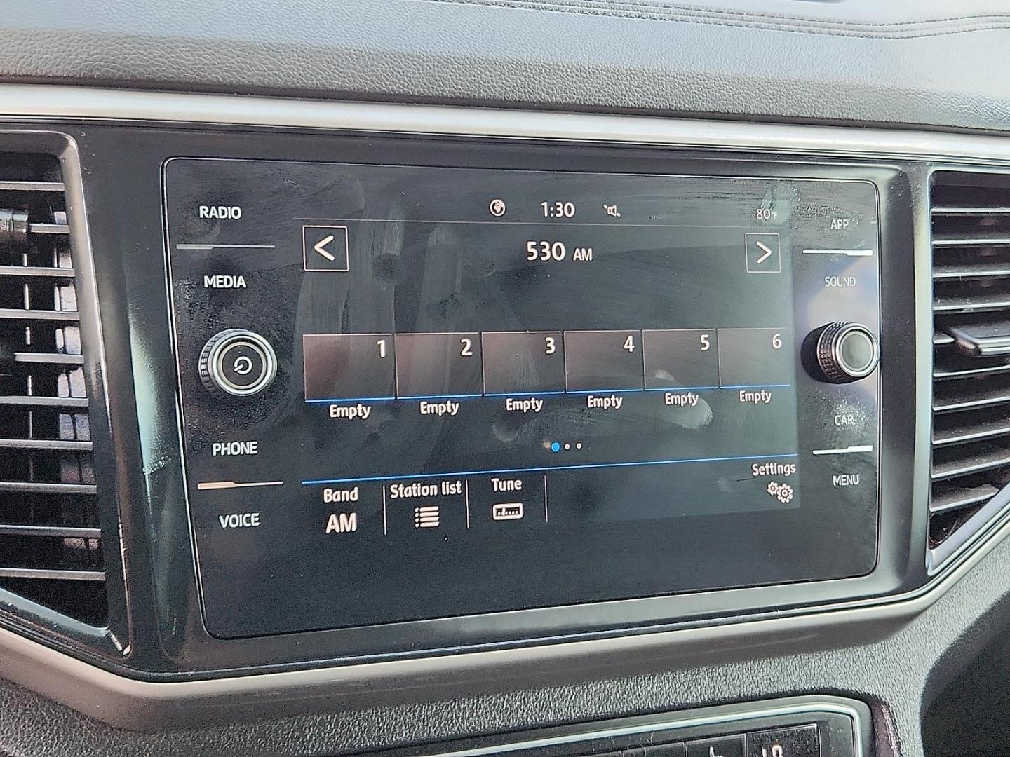 2020 WHITE Volkswagen Atlas Cross Sport 2.0T SE w/Technology R-Line (1V25C2CA9LC) with an 2L I-4 gasoline direct injection, DOHC, variable valve control, intercooled turbo, premium unleaded, engine with 235HP engine, located at 4110 Avenue Q, Lubbock, 79412, 33.556553, -101.855820 - Photo#8