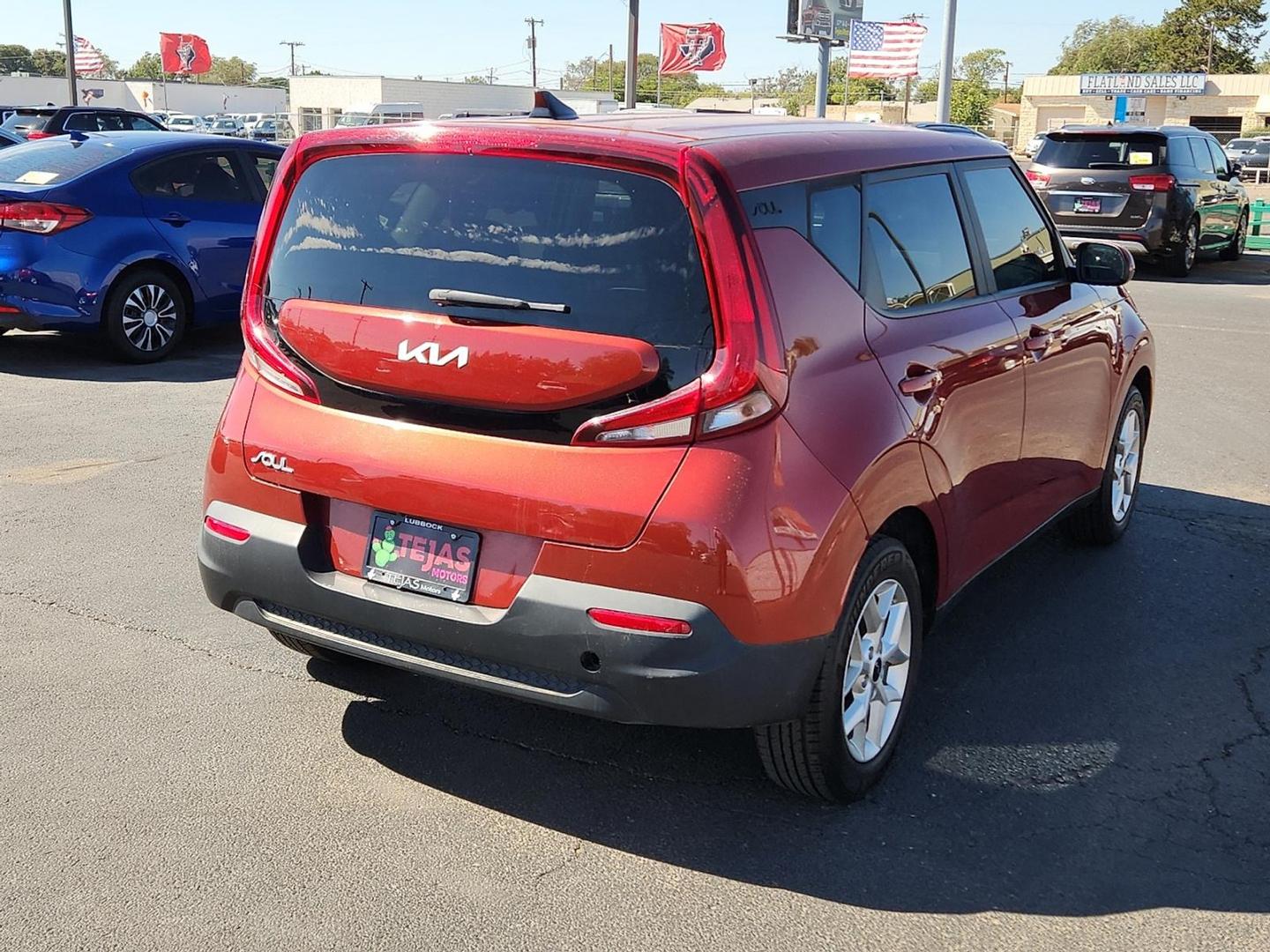 2022 ORANGE Kia Soul LX (KNDJ23AU1N7) with an 2L I-4 DOHC, D-CVVT variable valve control, regular unleaded, engine with 147HP engine, located at 4110 Avenue Q, Lubbock, 79412, 33.556553, -101.855820 - 10/10/2025 KEY IN ENVELOPE GOD - Photo#1