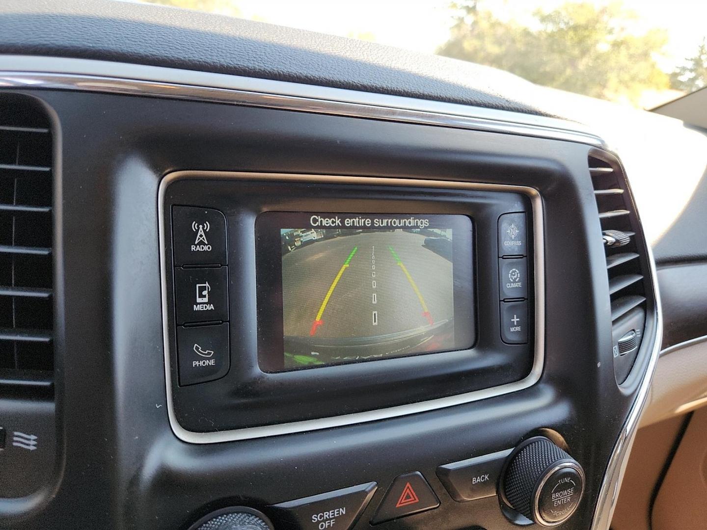 2015 BLACK Jeep Grand Cherokee Limited (1C4RJEBG0FC) with an 3.6L V-6 DOHC, variable valve control, regular unleaded, engine with 290HP engine, located at 4110 Avenue Q, Lubbock, 79412, 33.556553, -101.855820 - Photo#8
