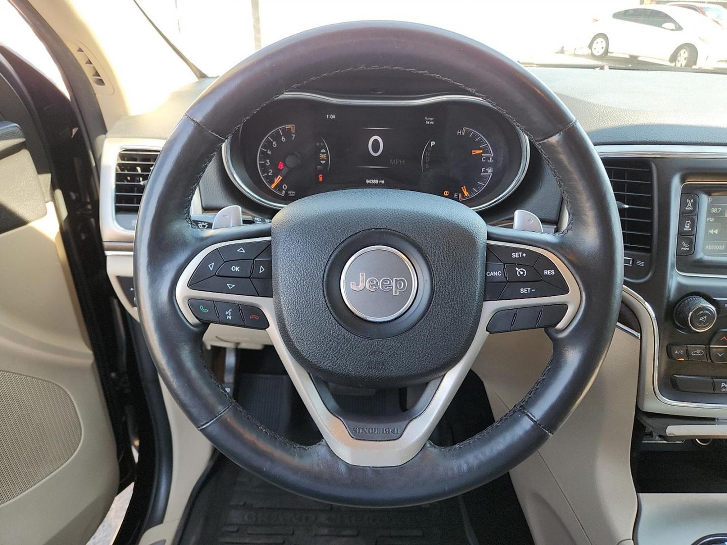 2015 BLACK Jeep Grand Cherokee Limited (1C4RJEBG0FC) with an 3.6L V-6 DOHC, variable valve control, regular unleaded, engine with 290HP engine, located at 4110 Avenue Q, Lubbock, 79412, 33.556553, -101.855820 - Photo#11