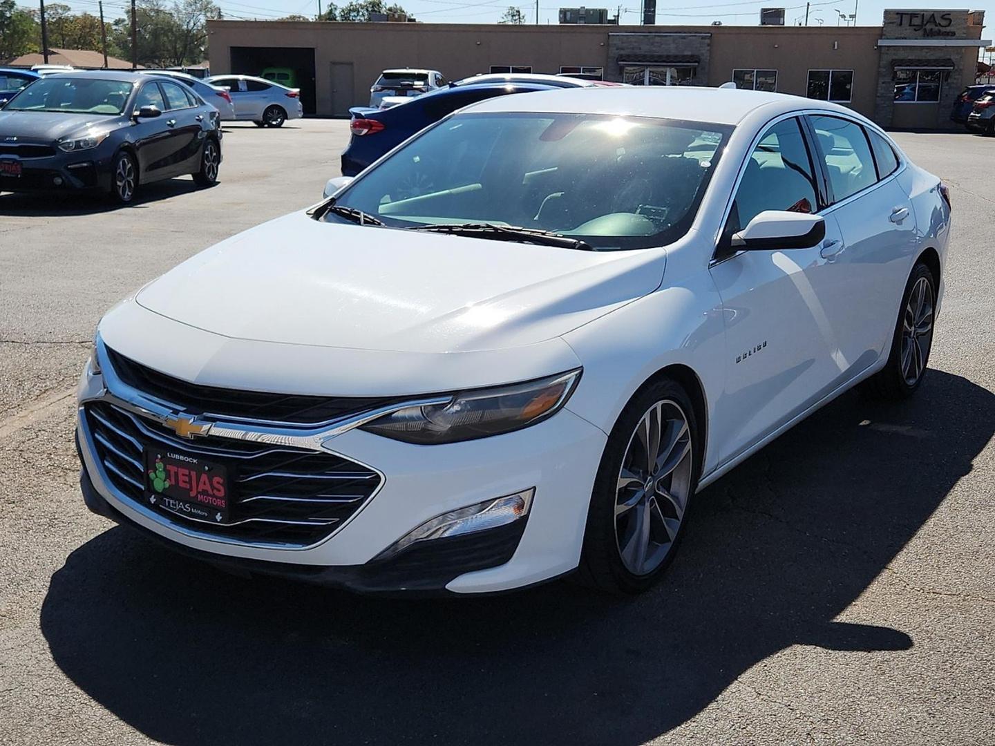 2021 WHITE Chevrolet Malibu FWD LT (1G1ZD5ST5MF) with an ECOTEC 1.5L I-4 gasoline direct injection, DOHC, VVT variable valve control, intercooled turbo, regular unleaded, engine with 160HP engine, located at 4110 Avenue Q, Lubbock, 79412, 33.556553, -101.855820 - Photo#3