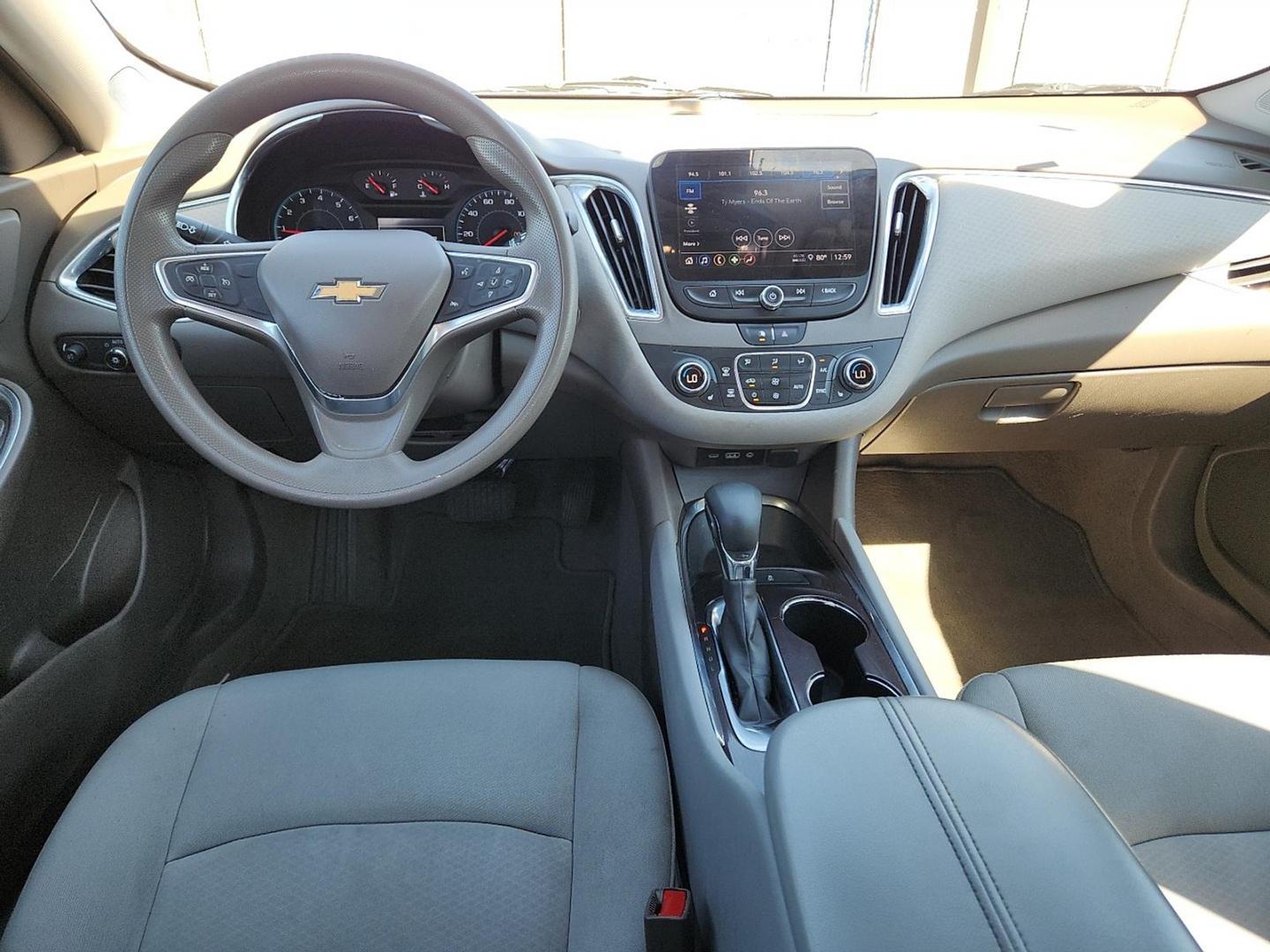 2021 WHITE Chevrolet Malibu FWD LT (1G1ZD5ST5MF) with an ECOTEC 1.5L I-4 gasoline direct injection, DOHC, VVT variable valve control, intercooled turbo, regular unleaded, engine with 160HP engine, located at 4110 Avenue Q, Lubbock, 79412, 33.556553, -101.855820 - Photo#5